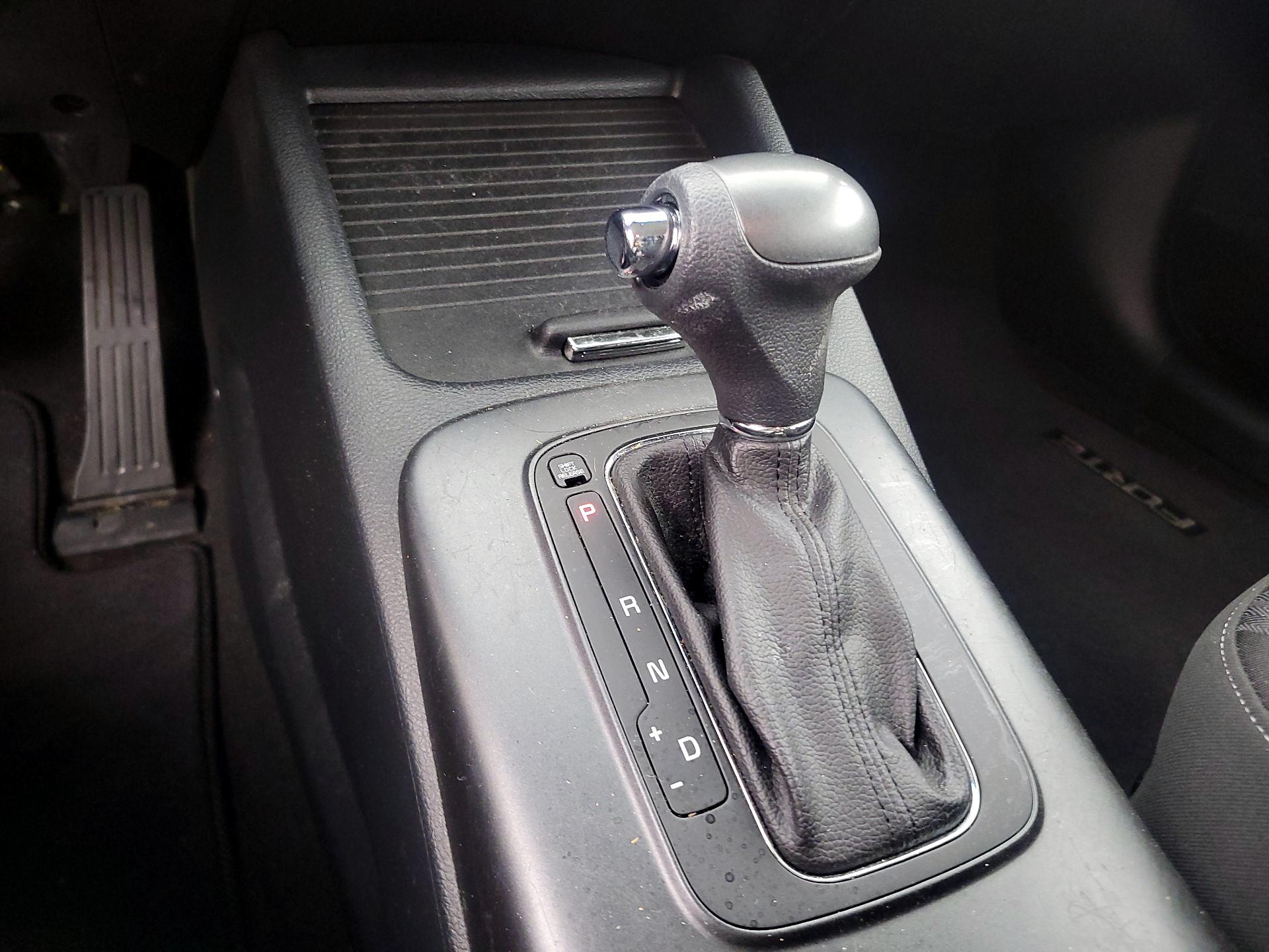 Thumbnail: 2016 Kia Forte - 16