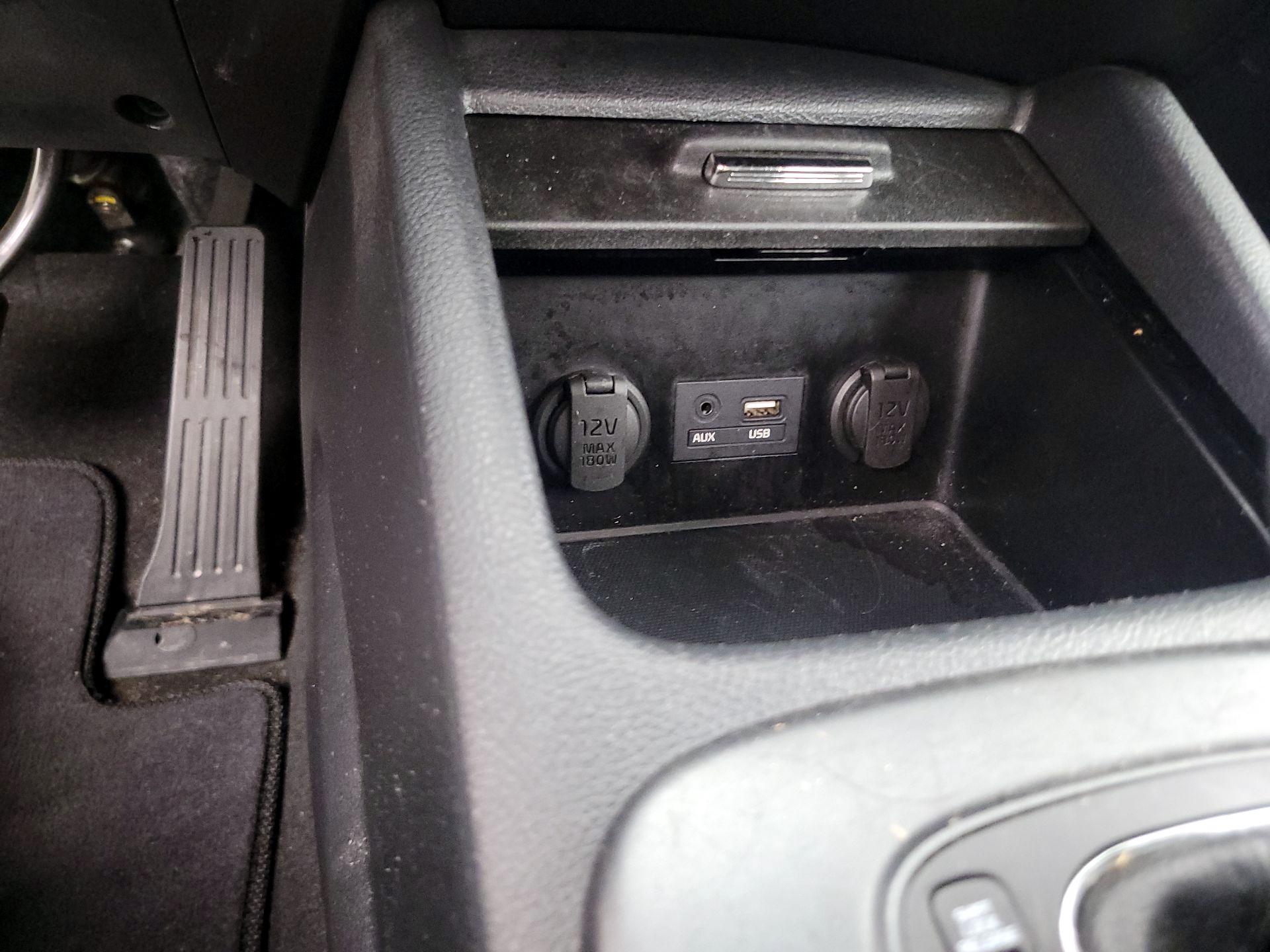 Thumbnail: 2016 Kia Forte - 17