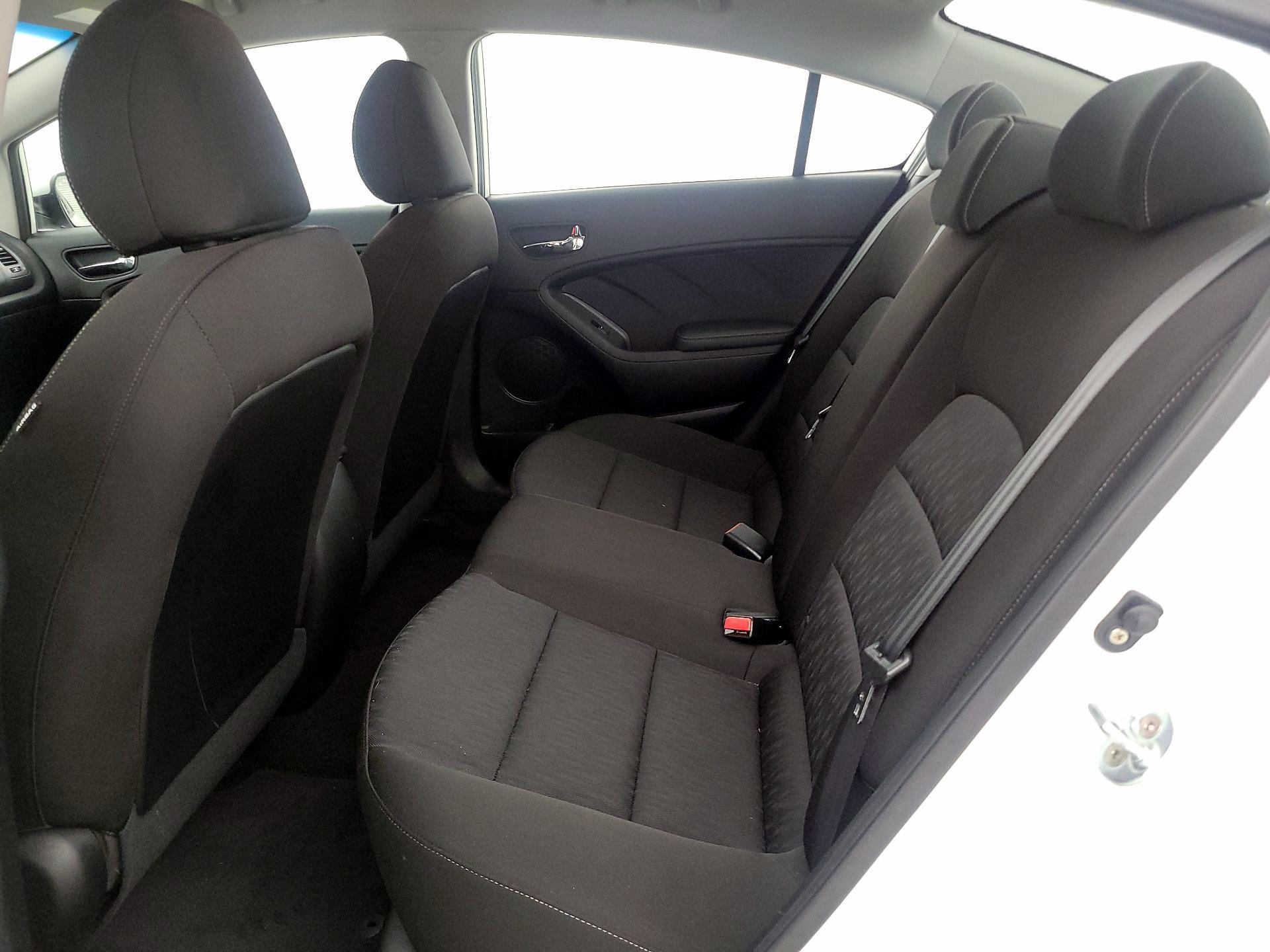 Thumbnail: 2016 Kia Forte - 18