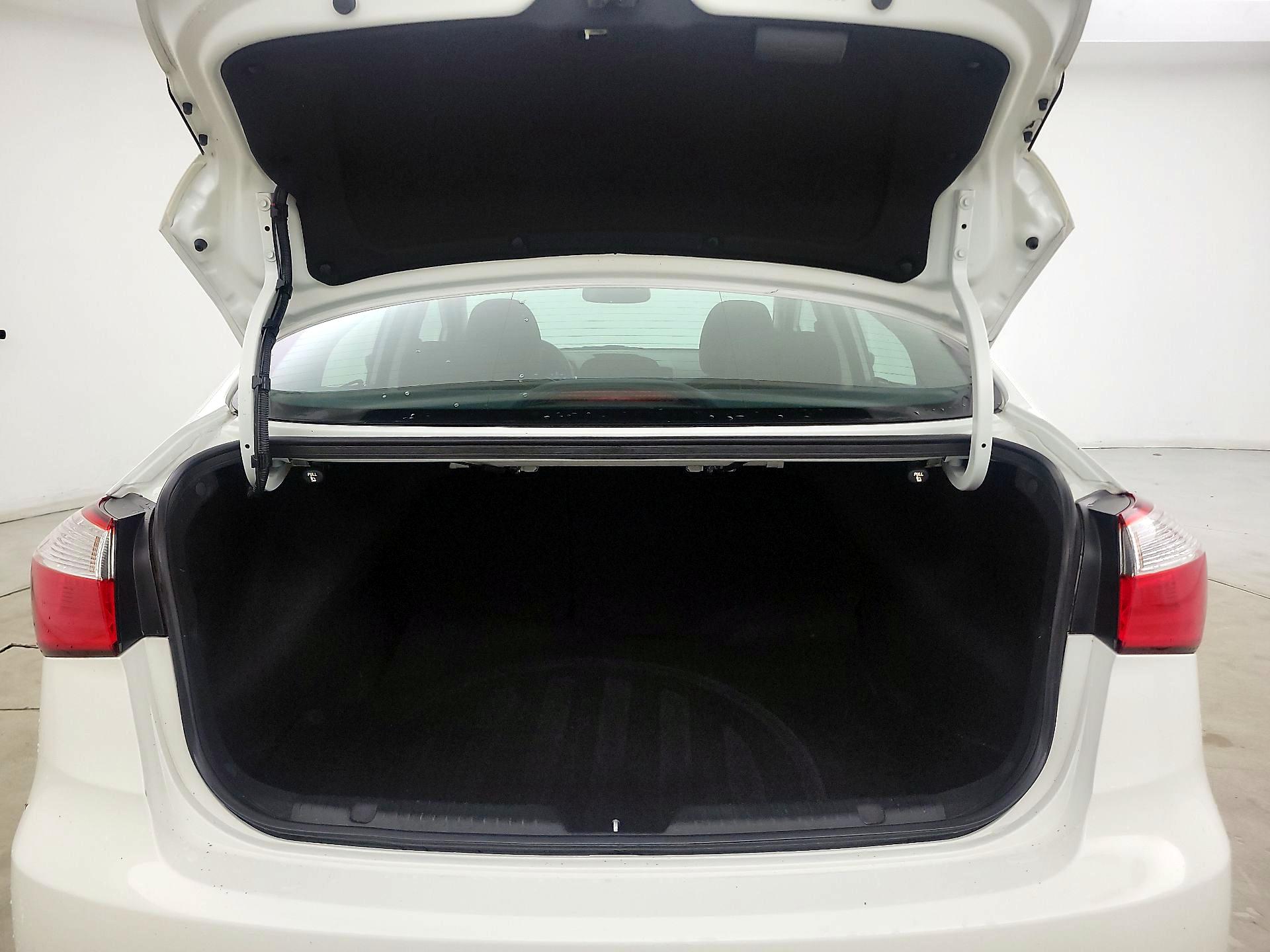 Thumbnail: 2016 Kia Forte - 19