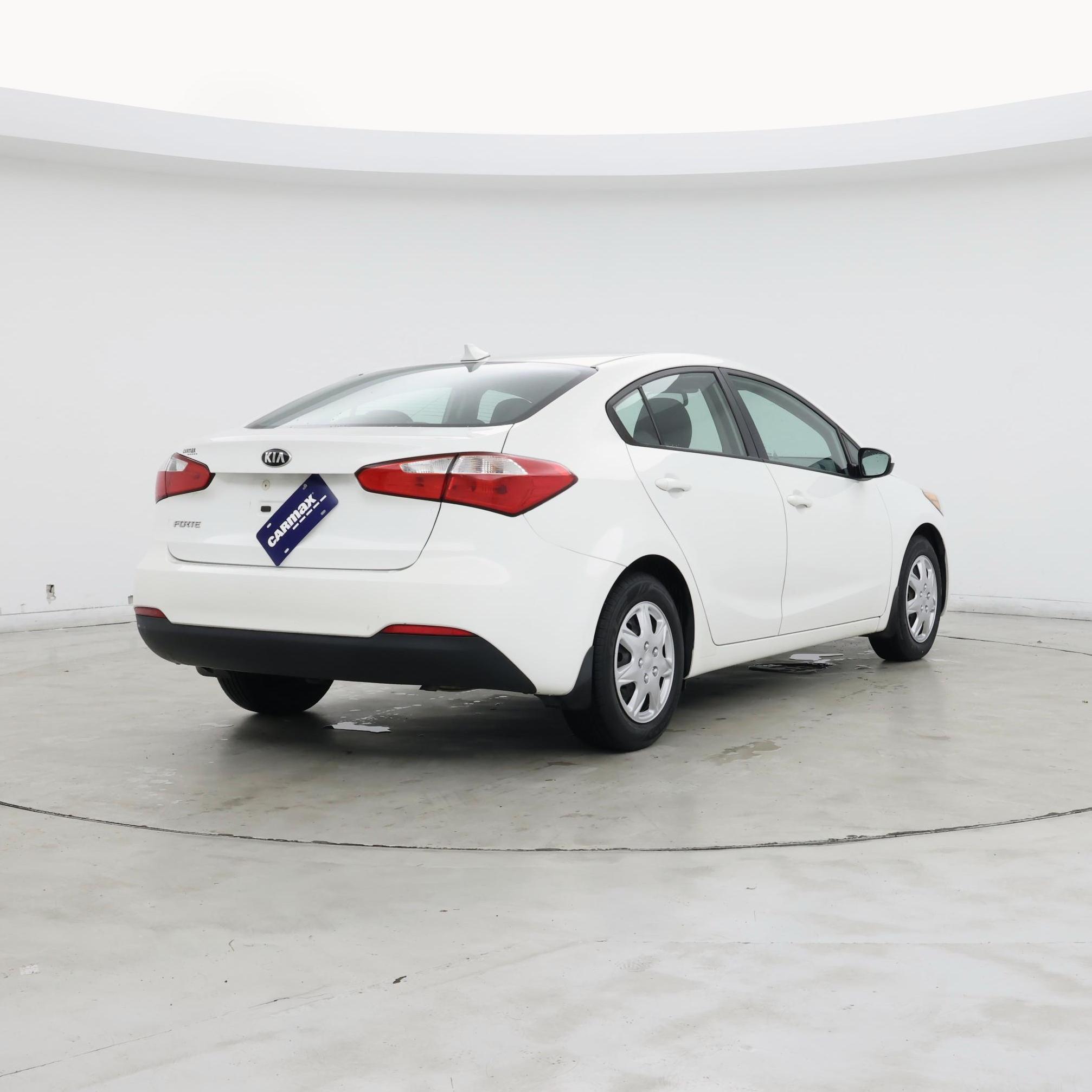 Thumbnail: 2016 Kia Forte - 8