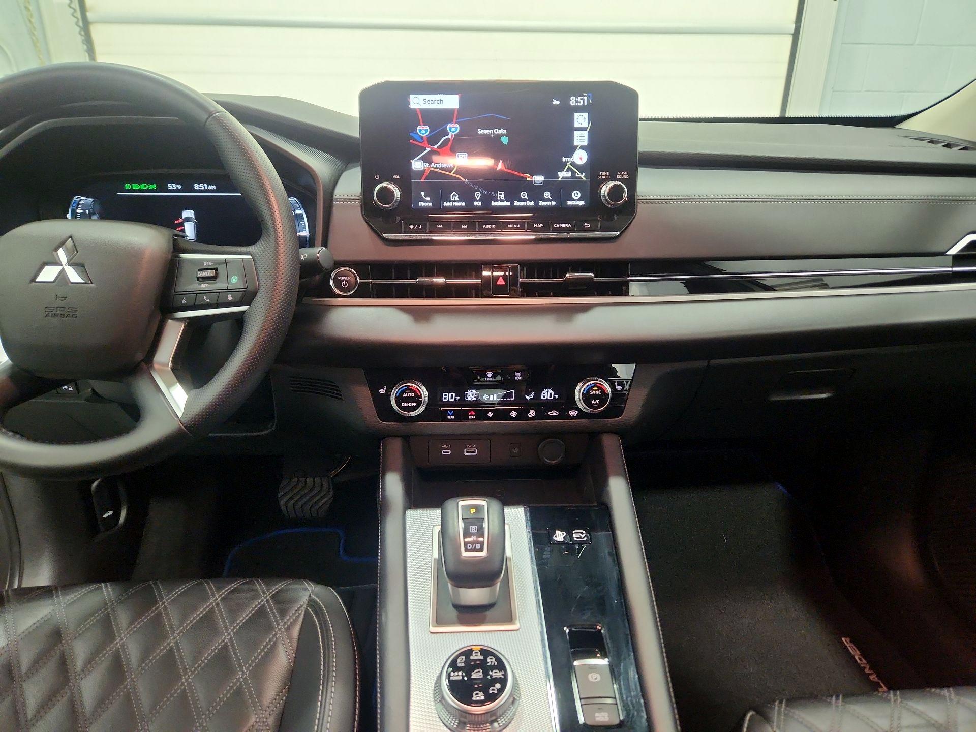 Thumbnail: 2023 Mitsubishi Outlander - 9