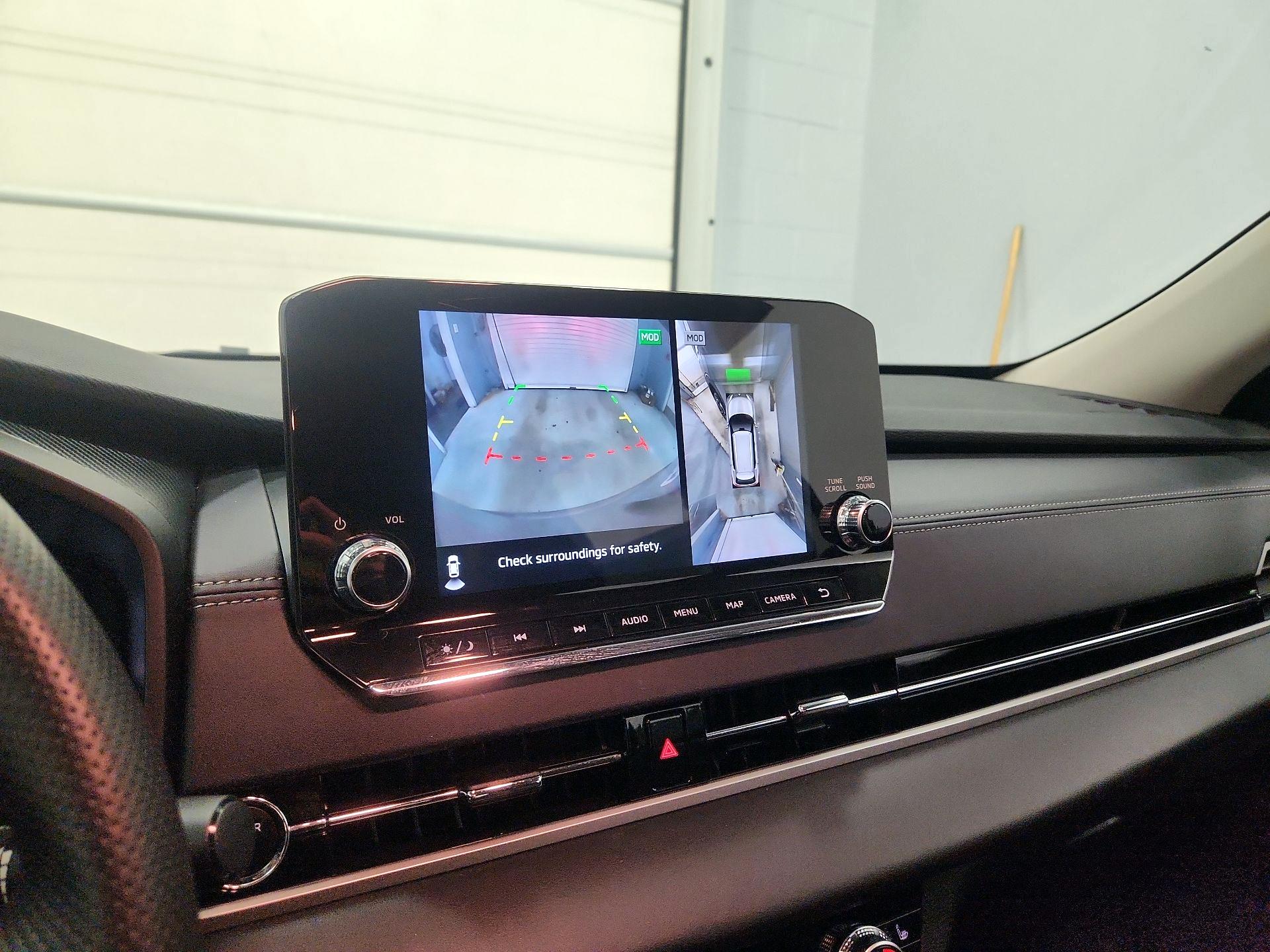 Thumbnail: 2023 Mitsubishi Outlander - 15