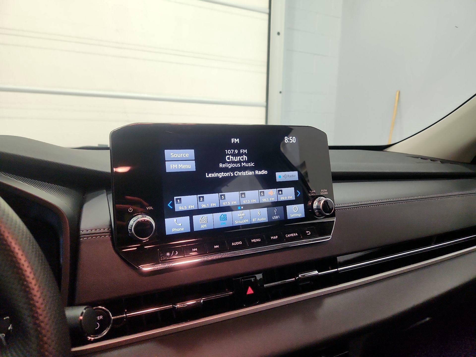 Thumbnail: 2023 Mitsubishi Outlander - 16