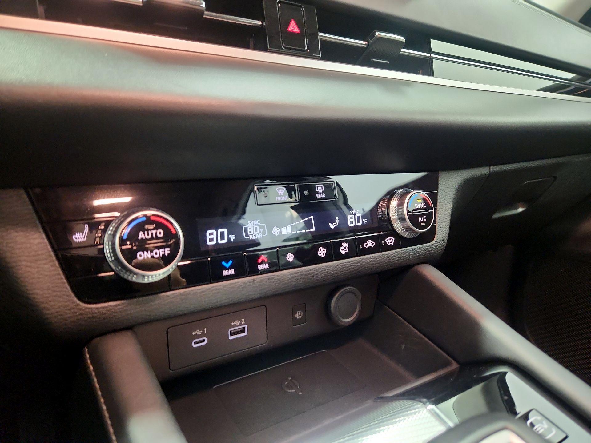 Thumbnail: 2023 Mitsubishi Outlander - 17