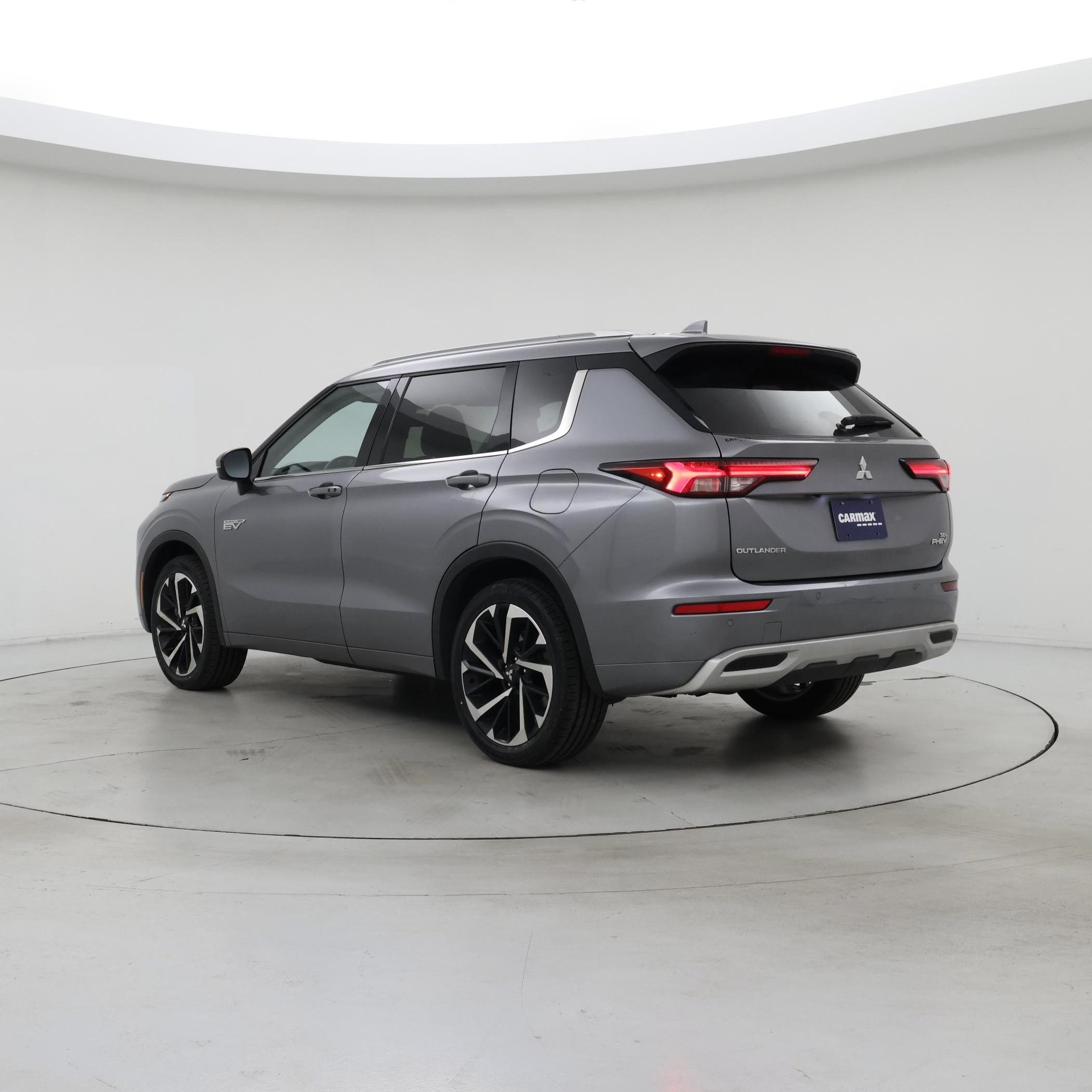 Thumbnail: 2023 Mitsubishi Outlander - 2