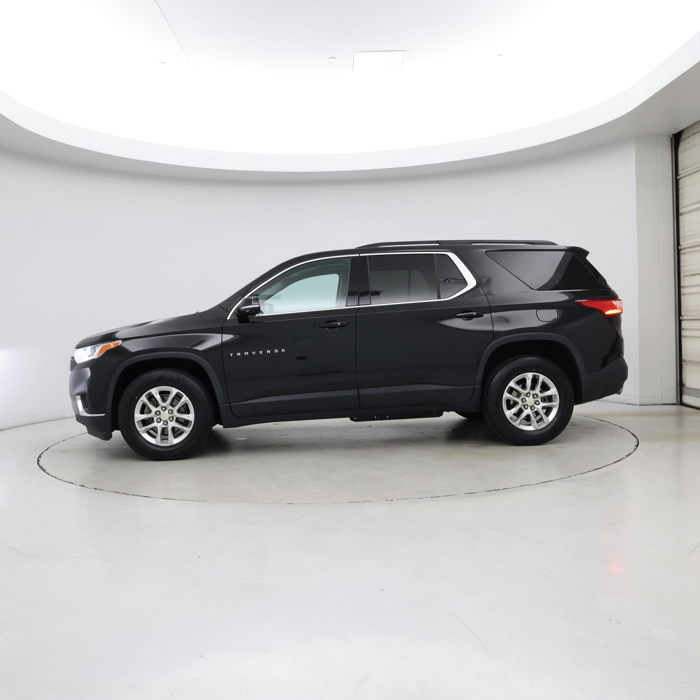 Thumbnail: 2019 Chevrolet Traverse - 3