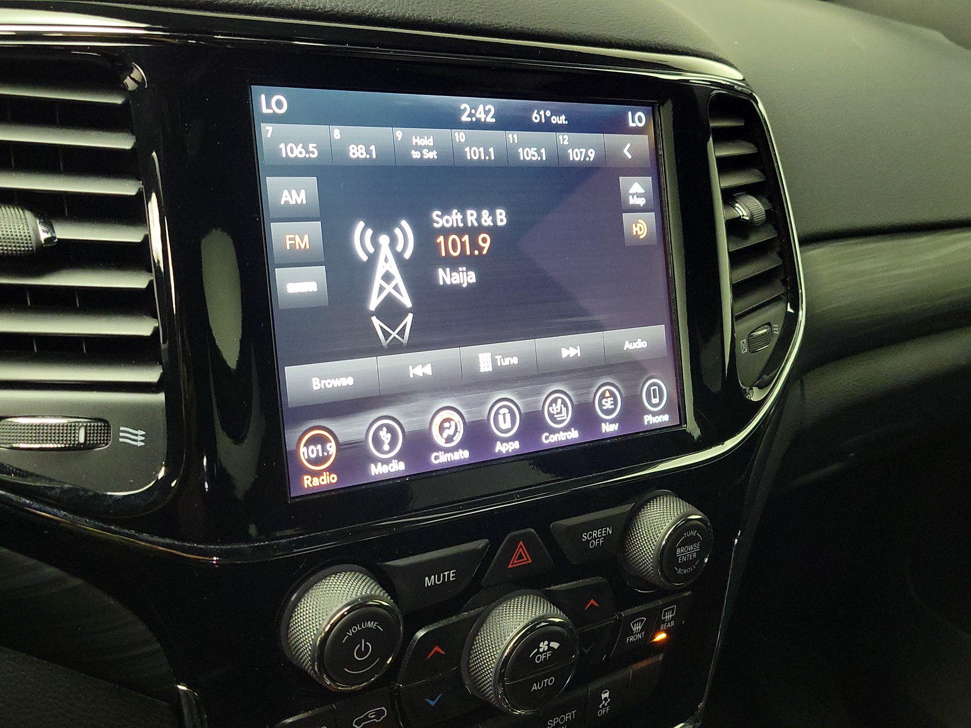 Thumbnail: 2019 Jeep Grand Cherokee - 15