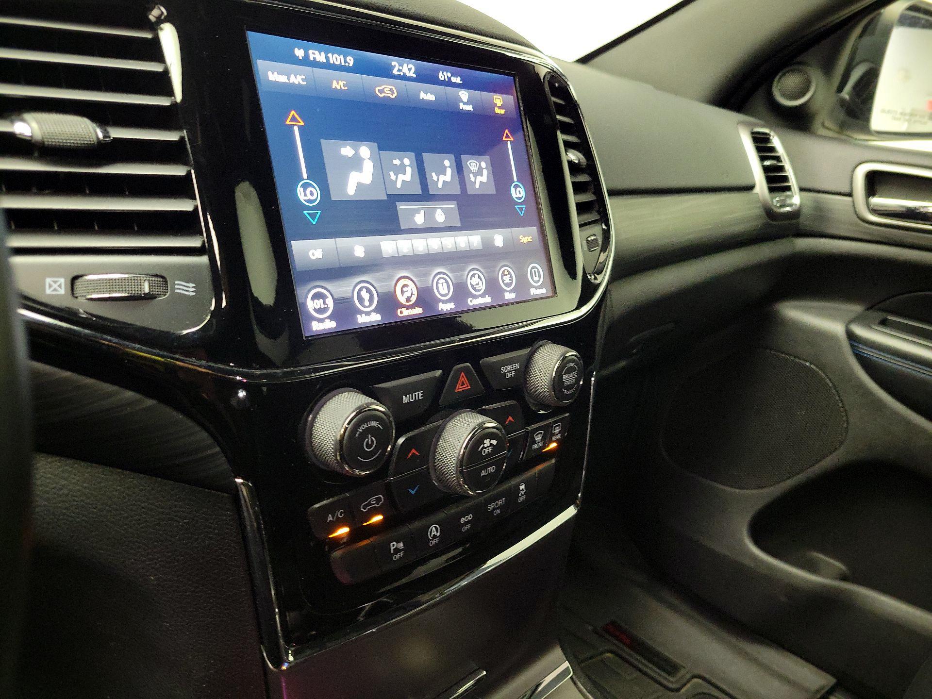 Thumbnail: 2019 Jeep Grand Cherokee - 16