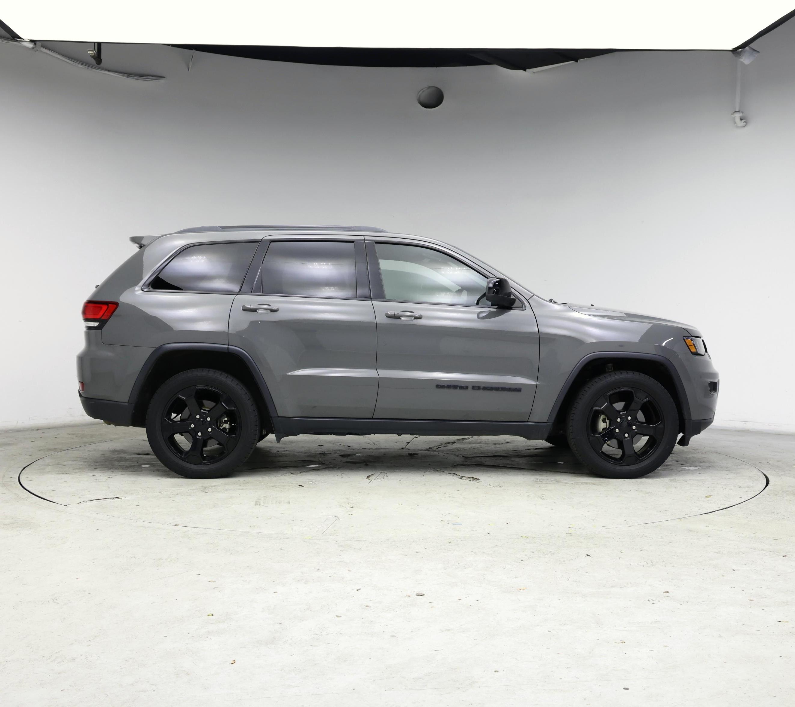 Thumbnail: 2019 Jeep Grand Cherokee - 7