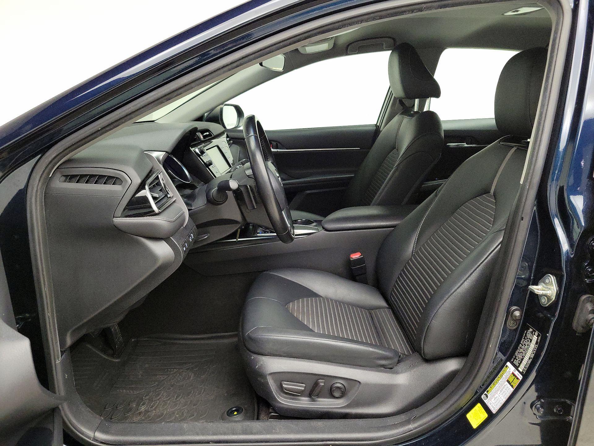 Thumbnail: 2019 Toyota Camry - 11