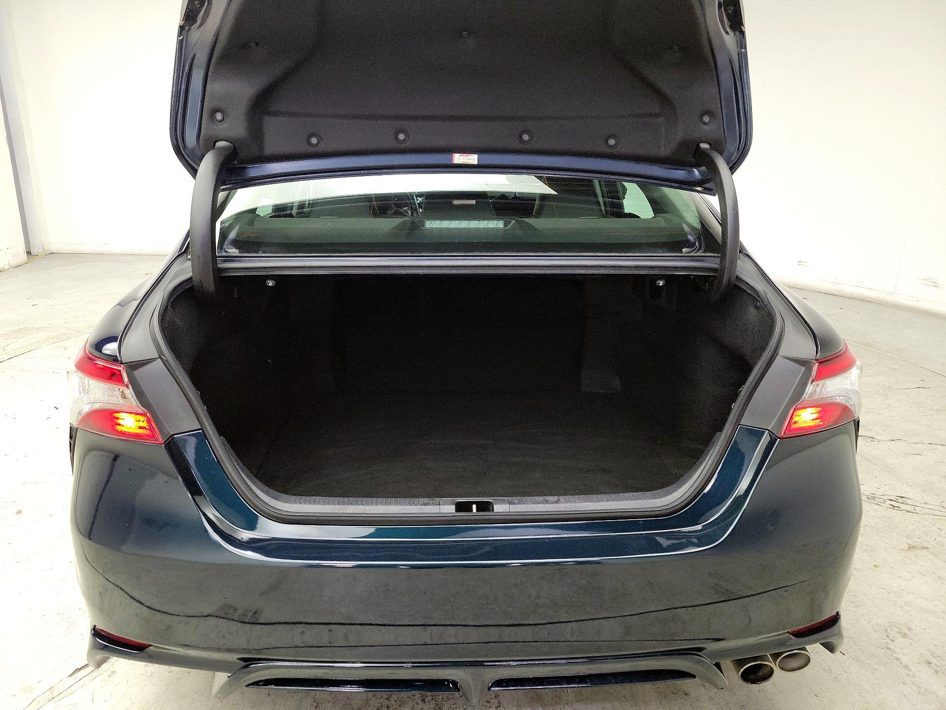 Thumbnail: 2019 Toyota Camry - 20