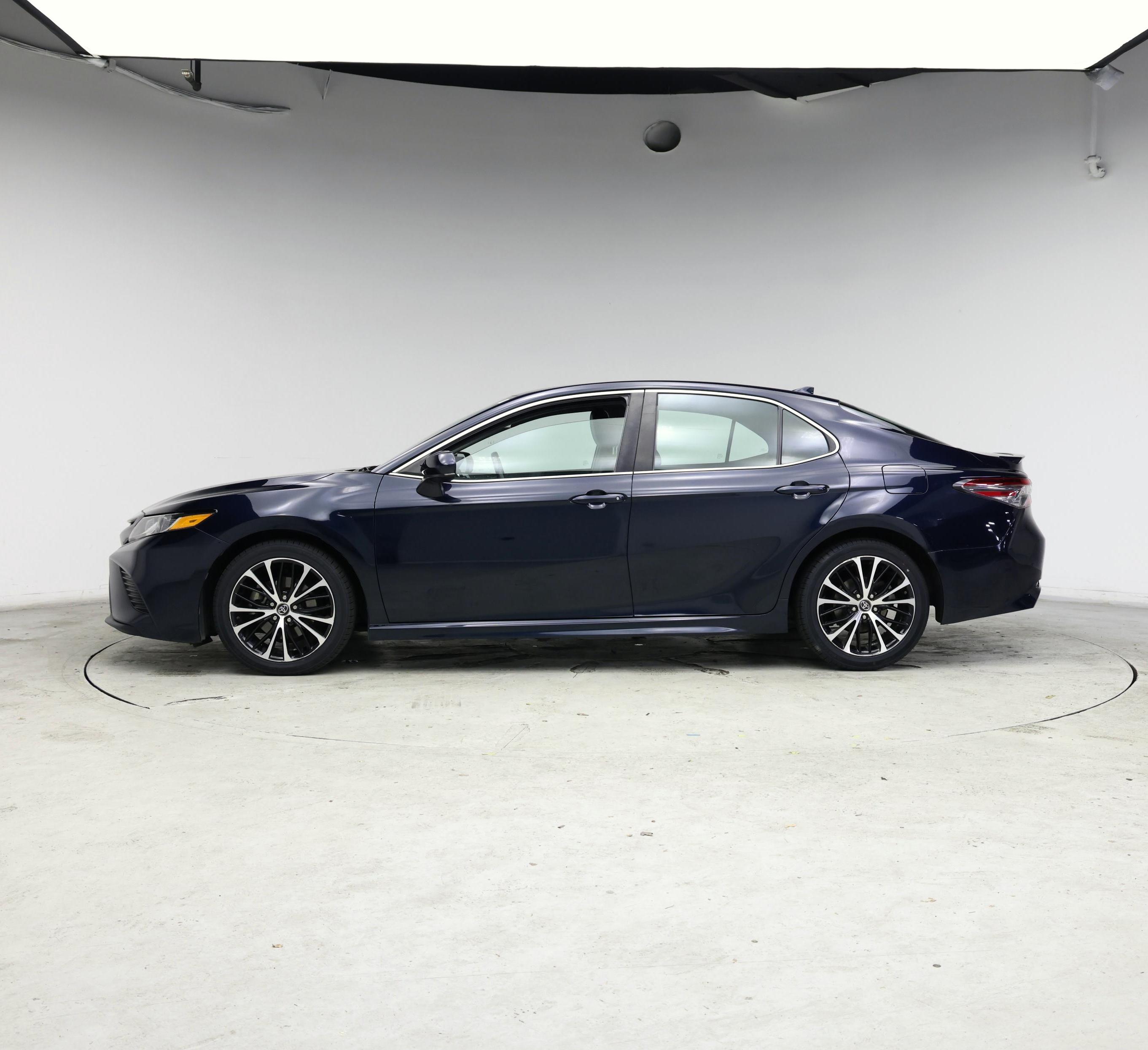 Thumbnail: 2019 Toyota Camry - 3