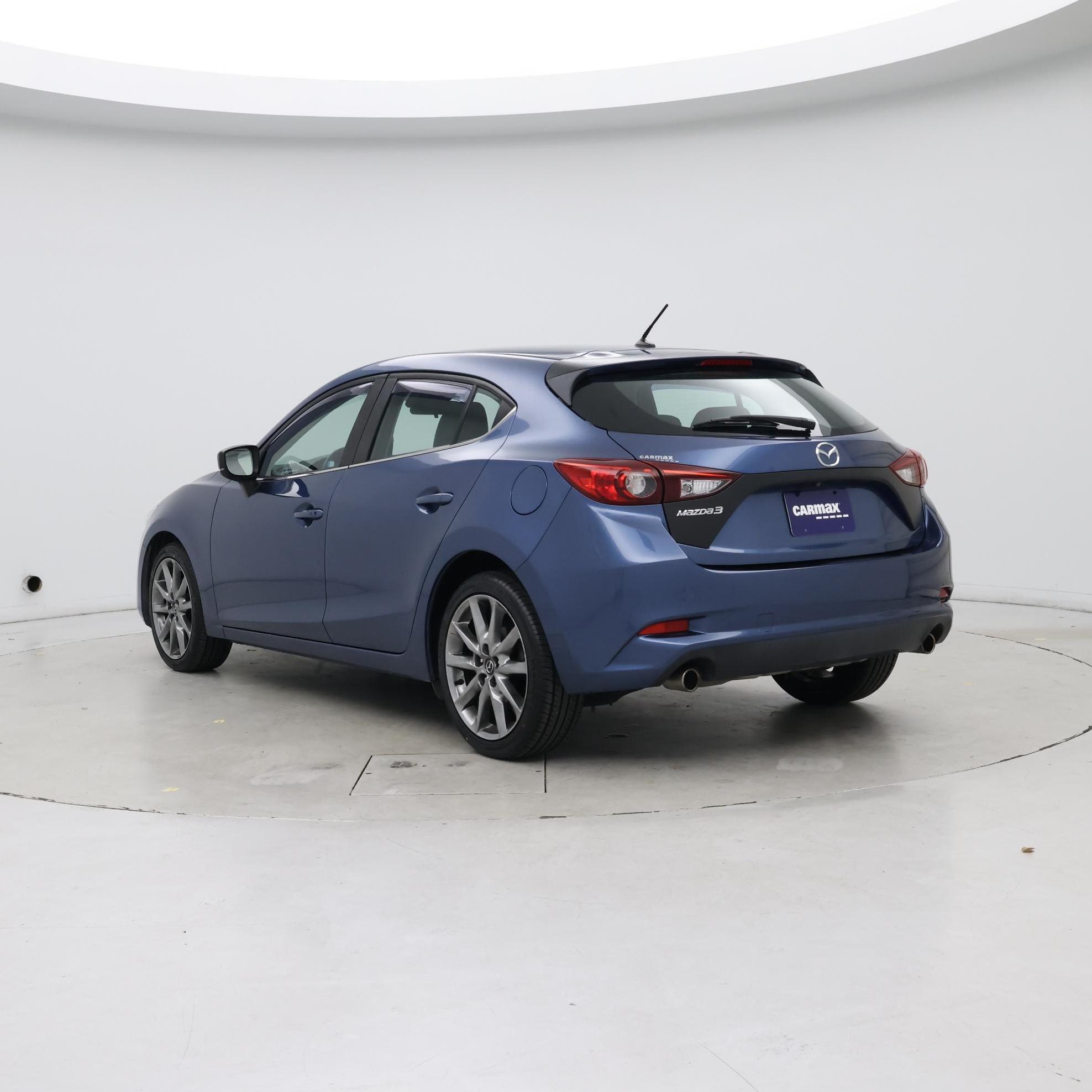 Thumbnail: 2018 Mazda Mazda3 - 2