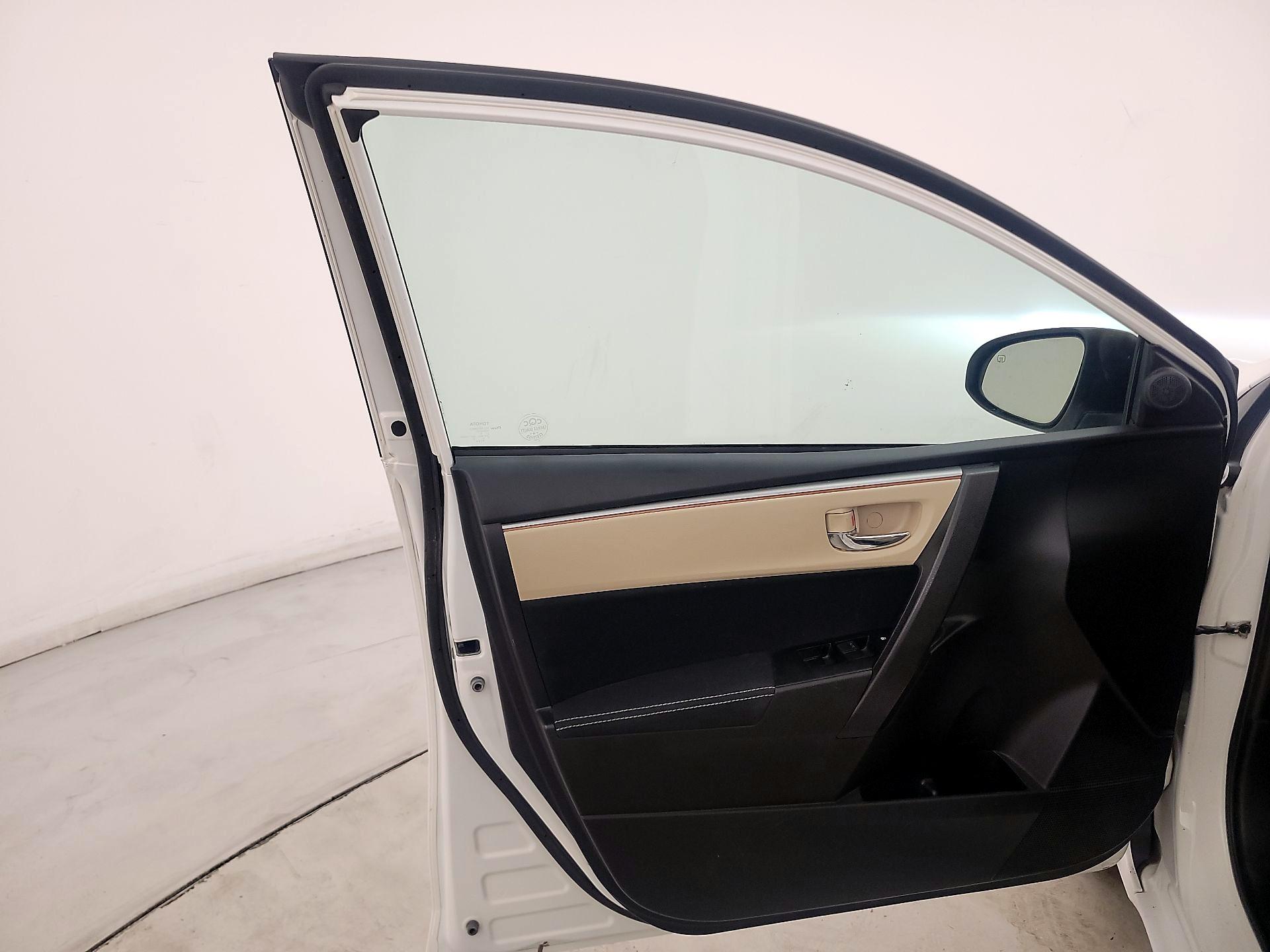 Thumbnail: 2015 Toyota Corolla - 12