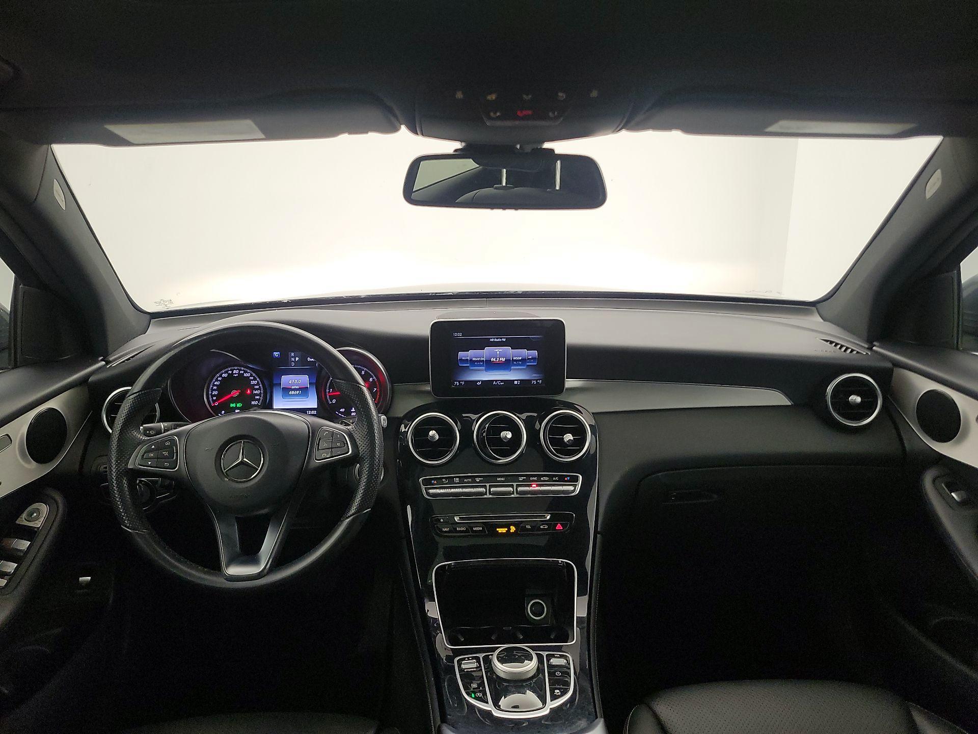 Thumbnail: 2017 Mercedes-Benz GLC - 9