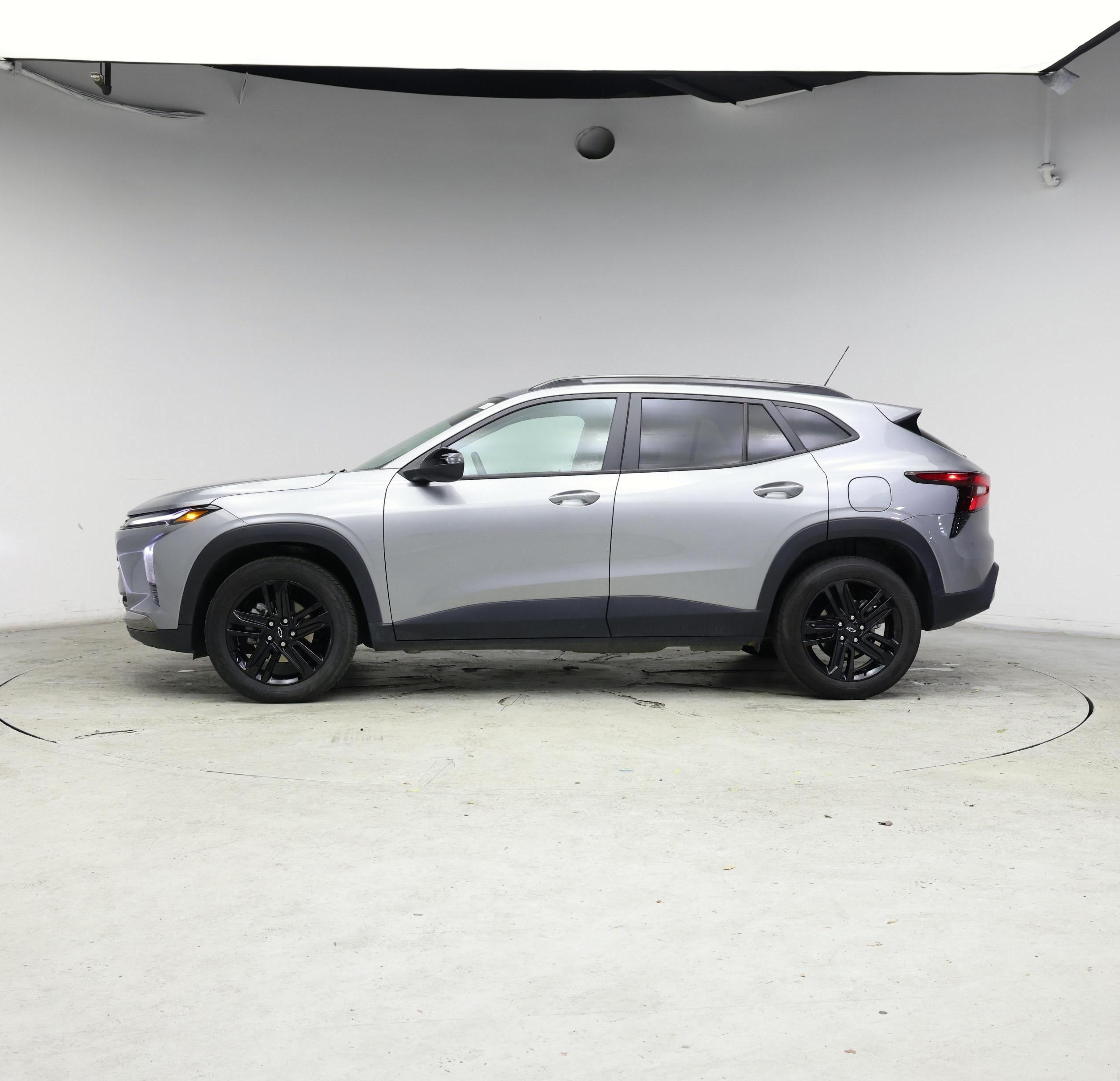 Thumbnail: 2024 Chevrolet Trax - 3