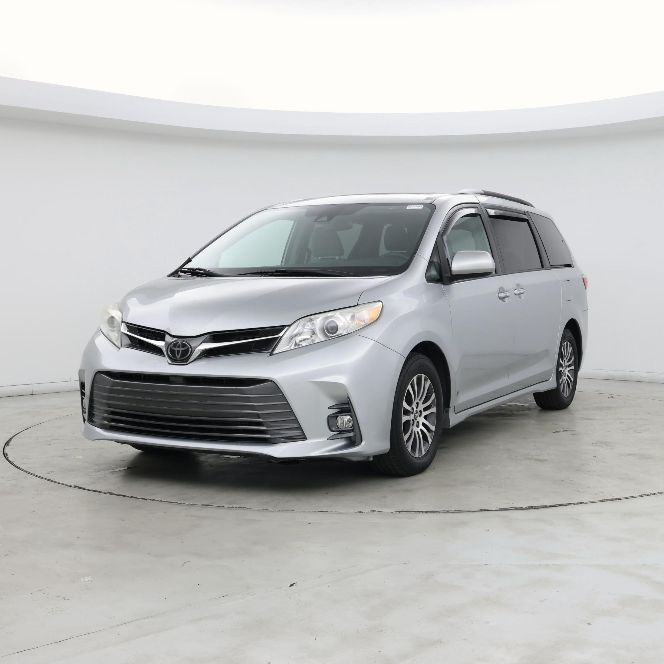 Thumbnail: 2019 Toyota Sienna - 4