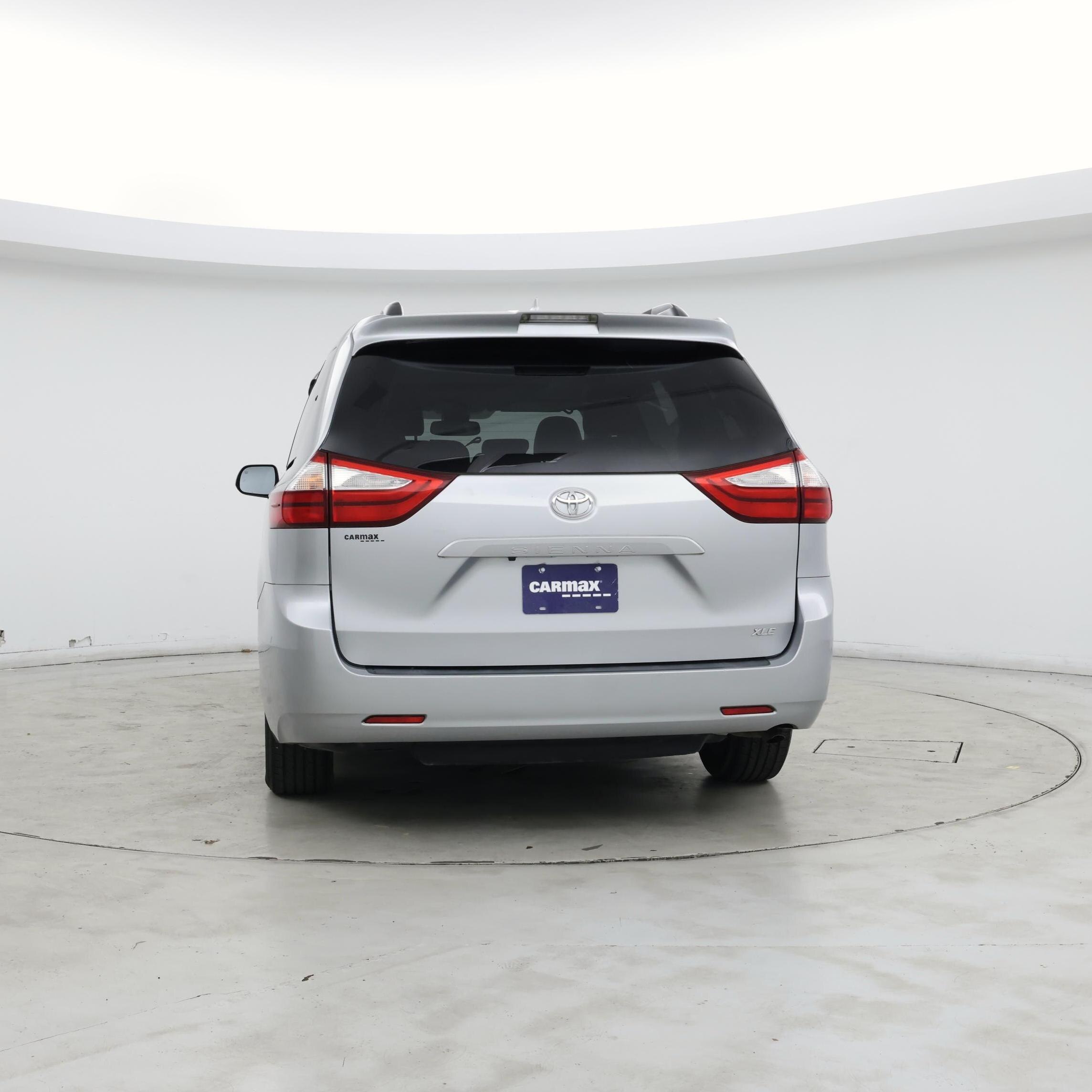 Thumbnail: 2019 Toyota Sienna - 6