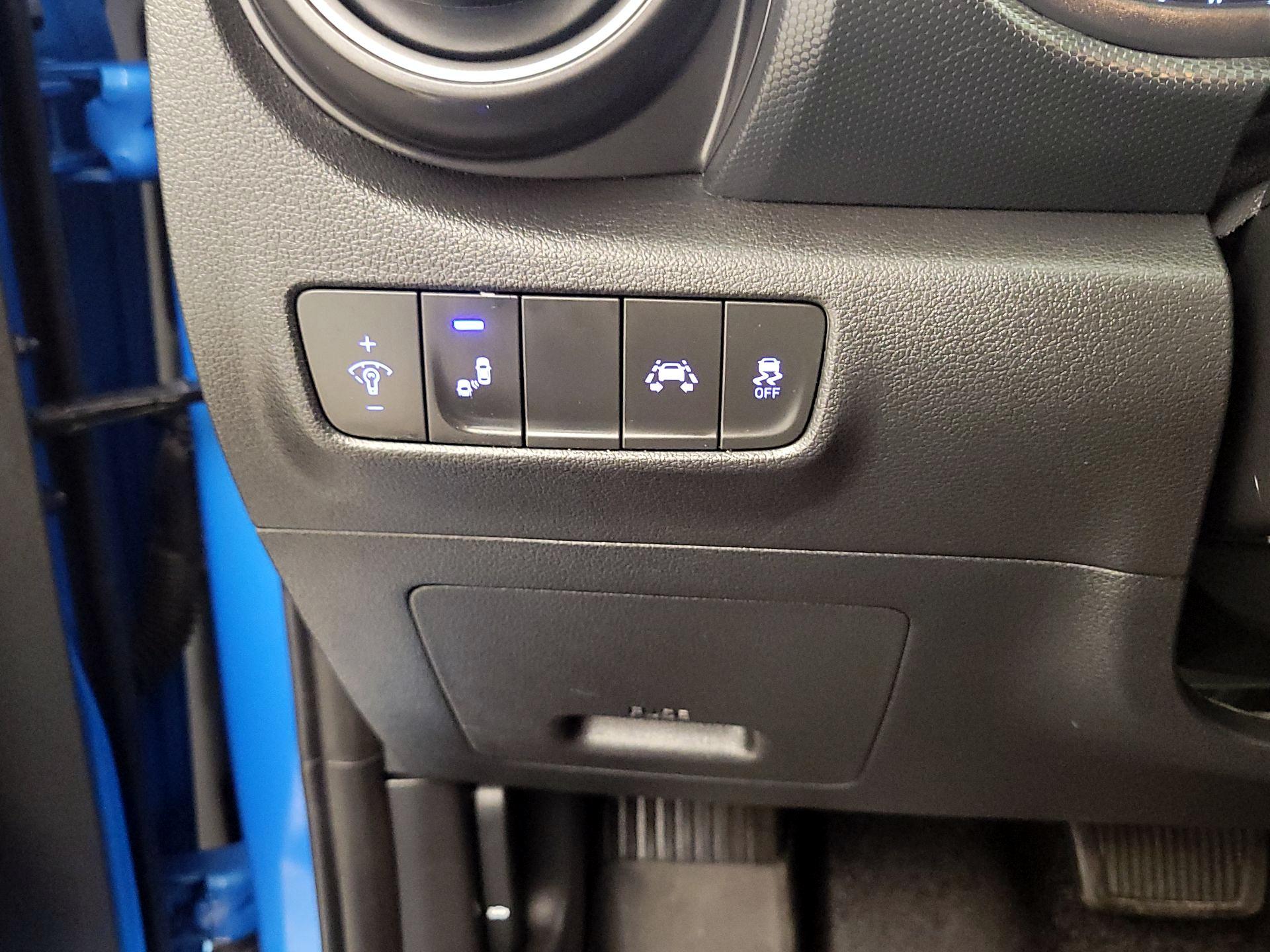 Thumbnail: 2020 Hyundai Kona - 13