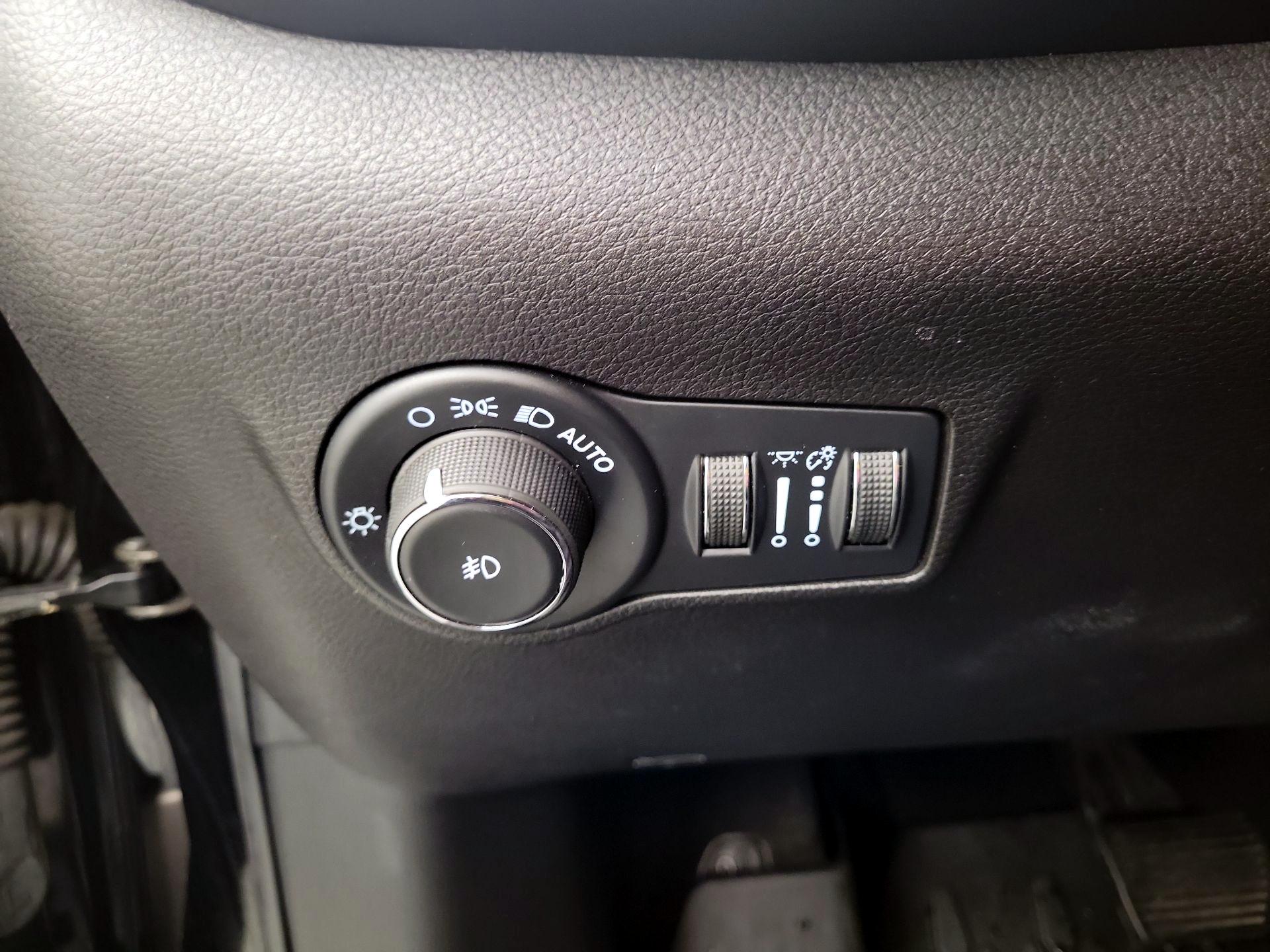 Thumbnail: 2022 Jeep Compass - 11