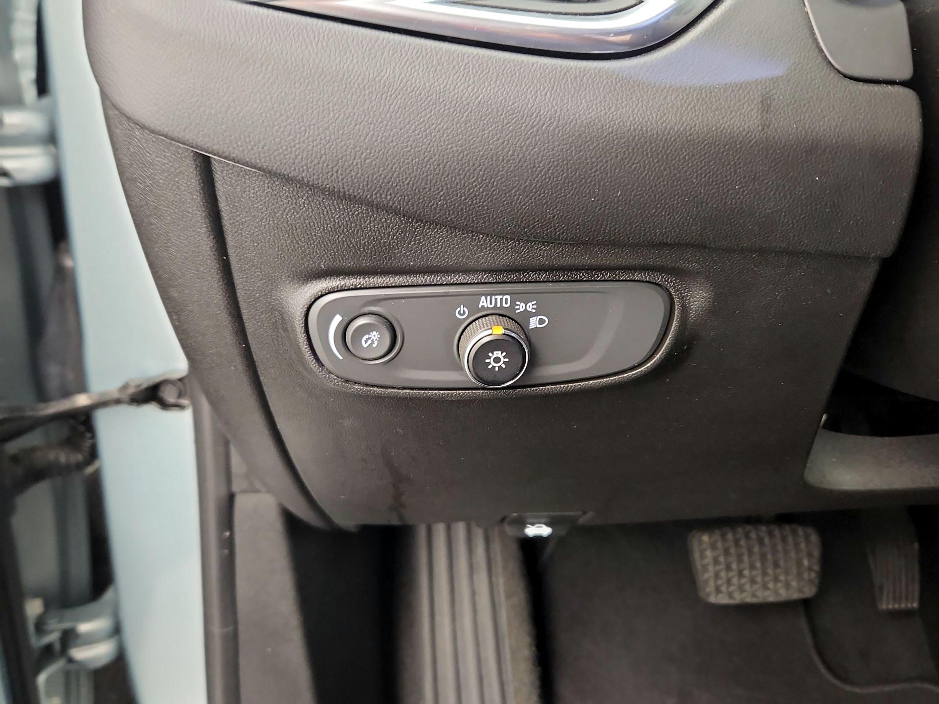 Thumbnail: 2022 Chevrolet Equinox - 13