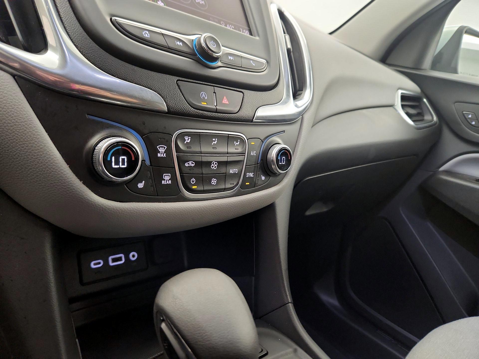 Thumbnail: 2022 Chevrolet Equinox - 16