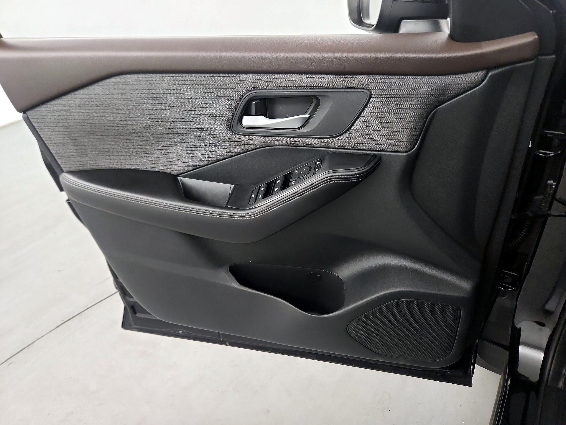 Thumbnail: 2021 Nissan Rogue - 12