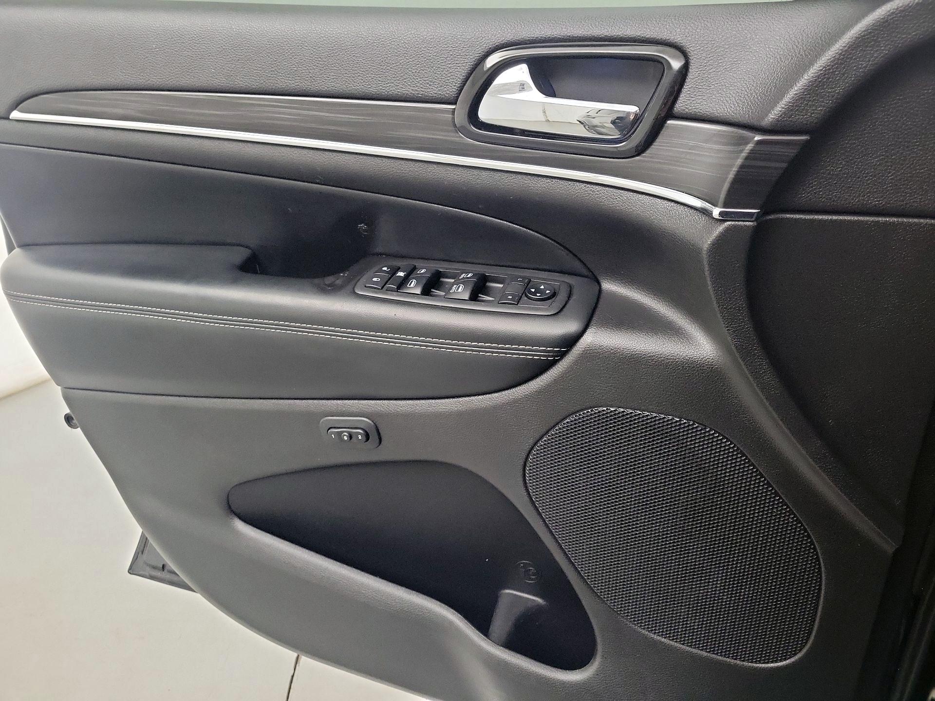 Thumbnail: 2021 Jeep Grand Cherokee - 10