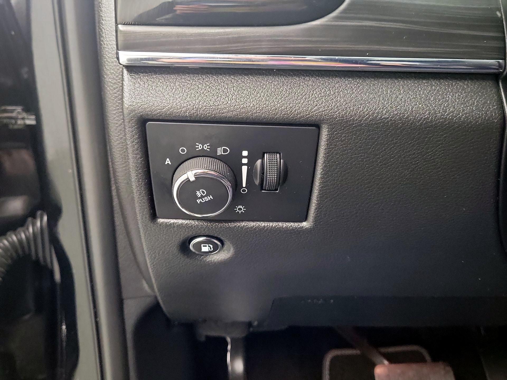 Thumbnail: 2021 Jeep Grand Cherokee - 11