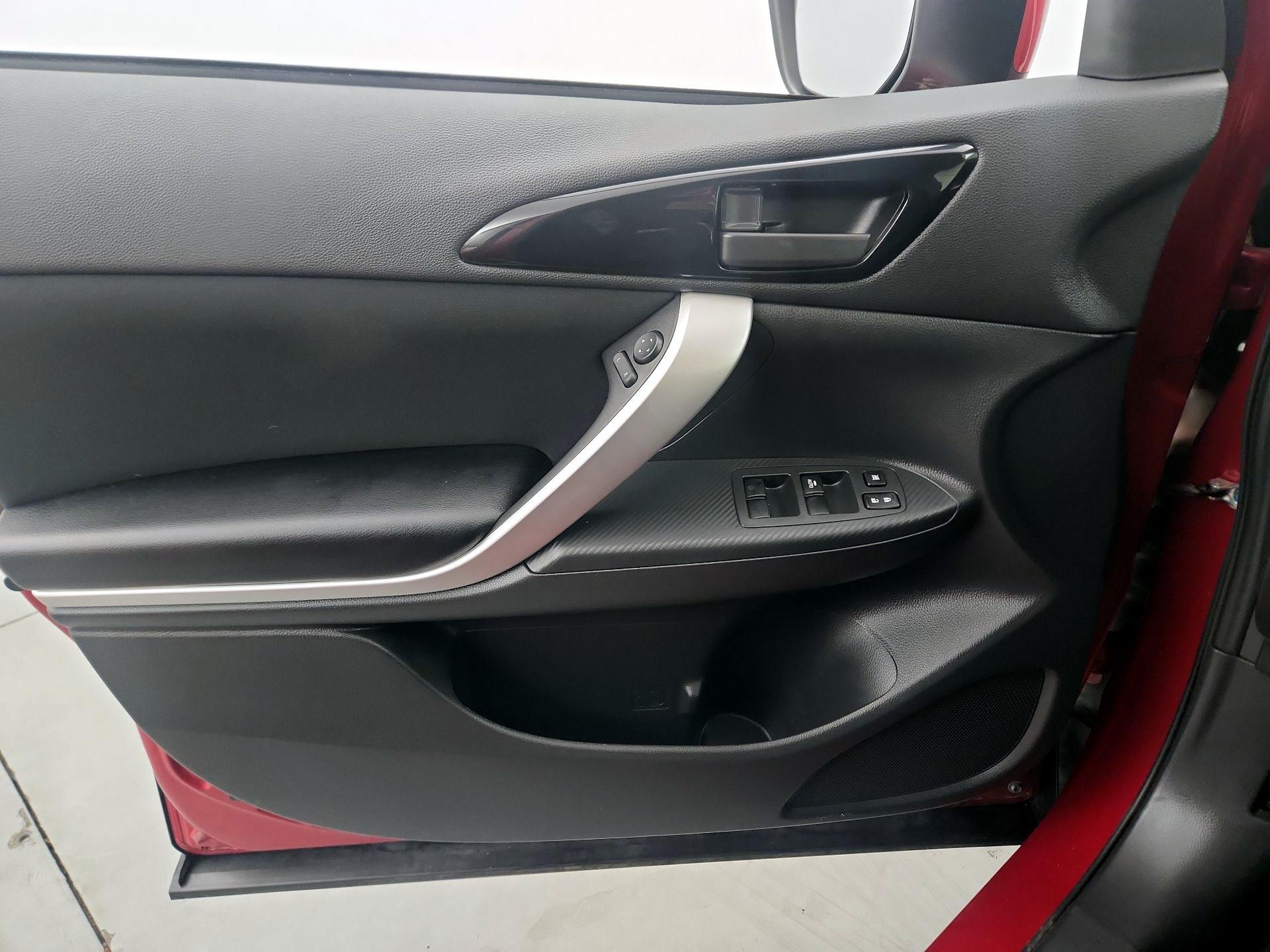 Thumbnail: 2022 Mitsubishi Eclipse Cross - 12