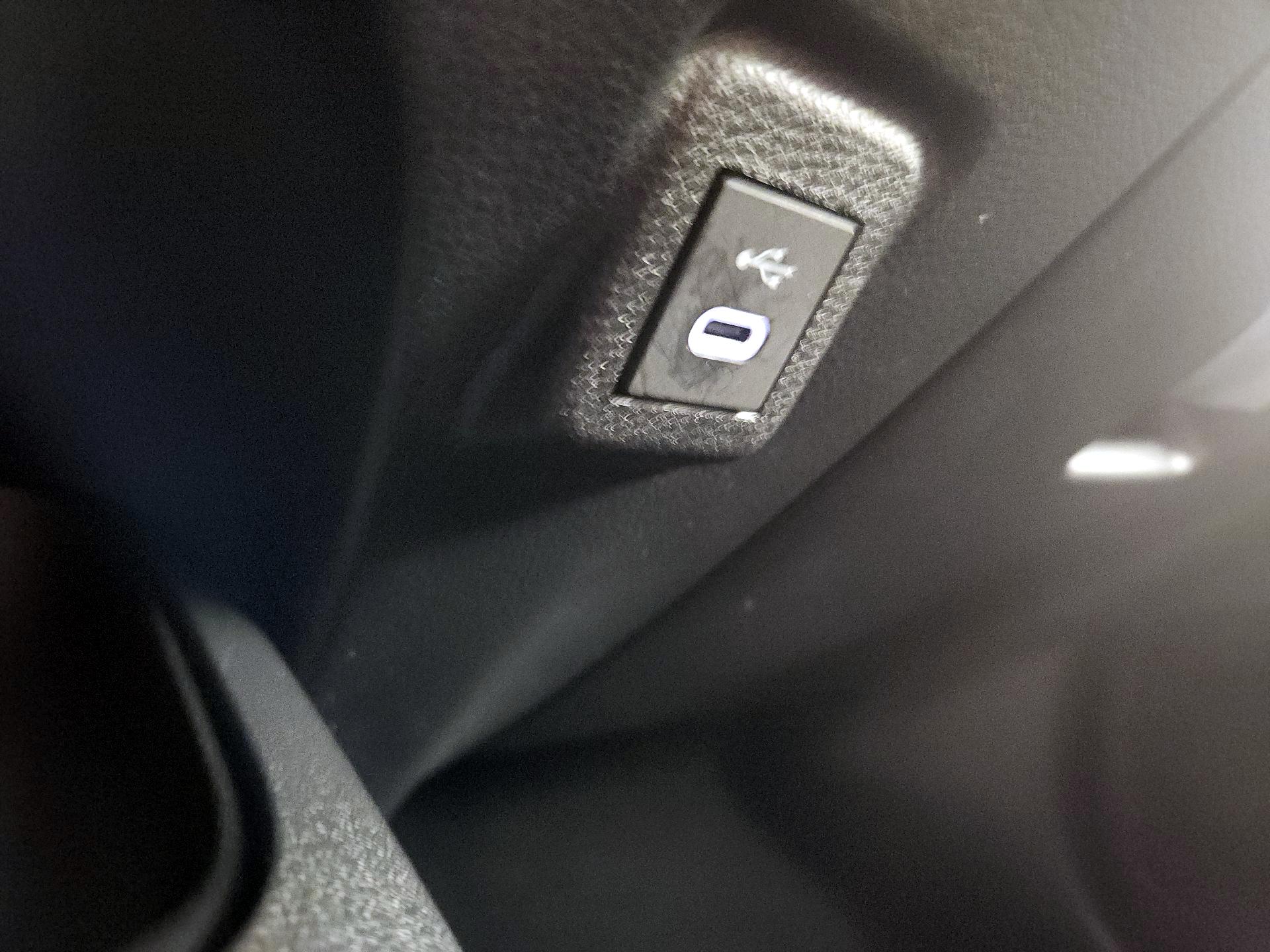 Thumbnail: 2025 Toyota Corolla - 18