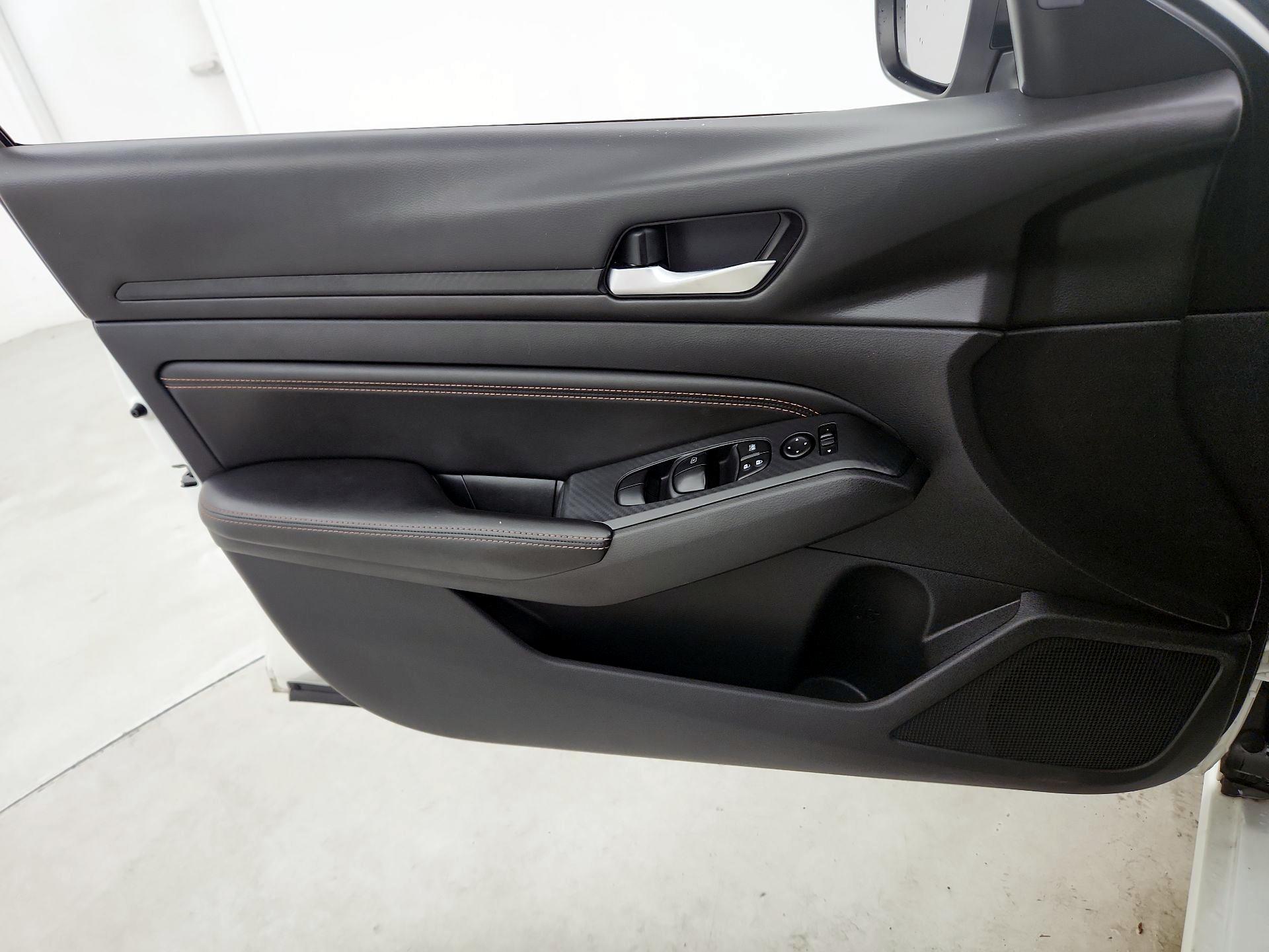 Thumbnail: 2020 Nissan Altima - 12