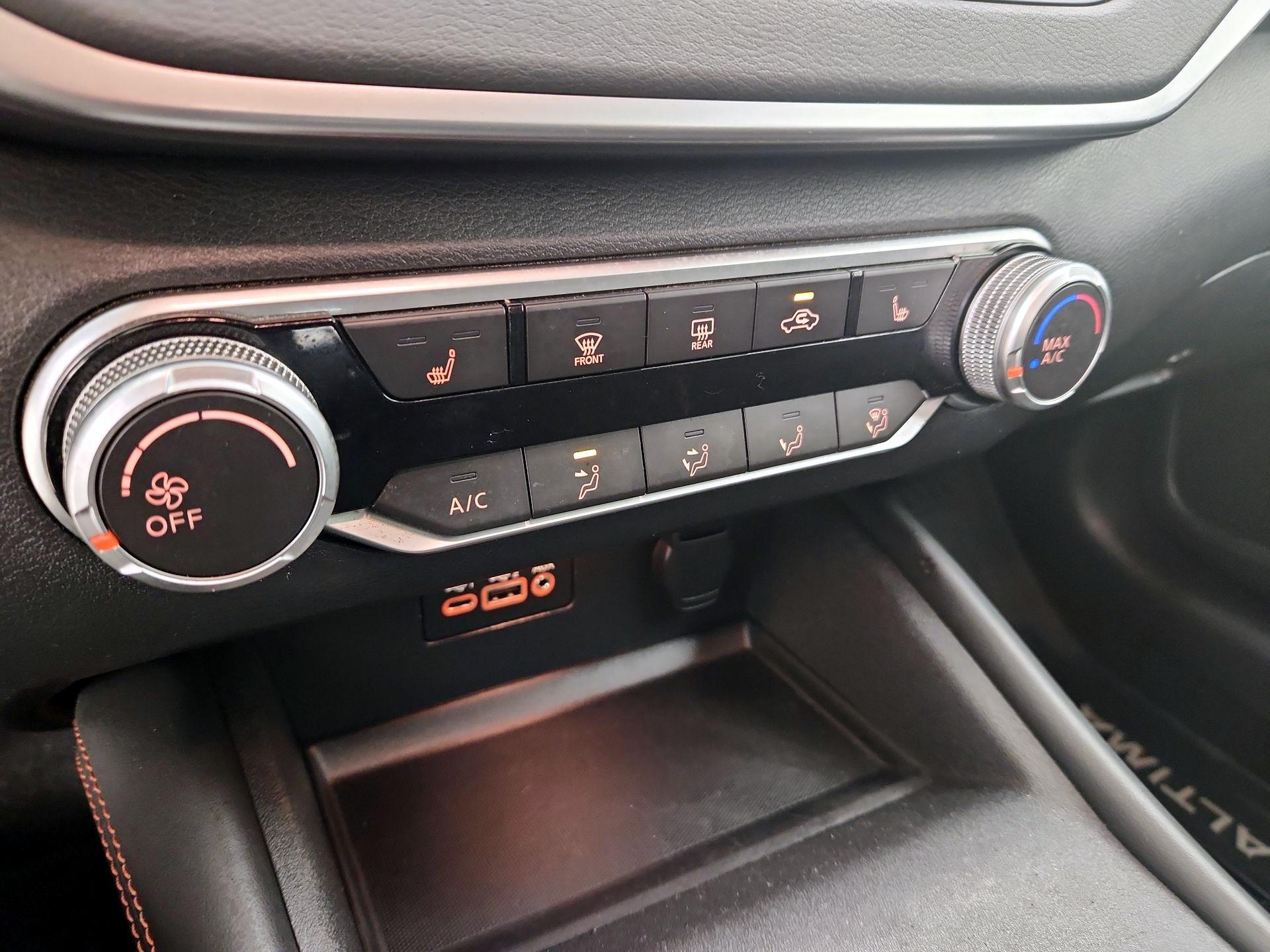 Thumbnail: 2020 Nissan Altima - 16