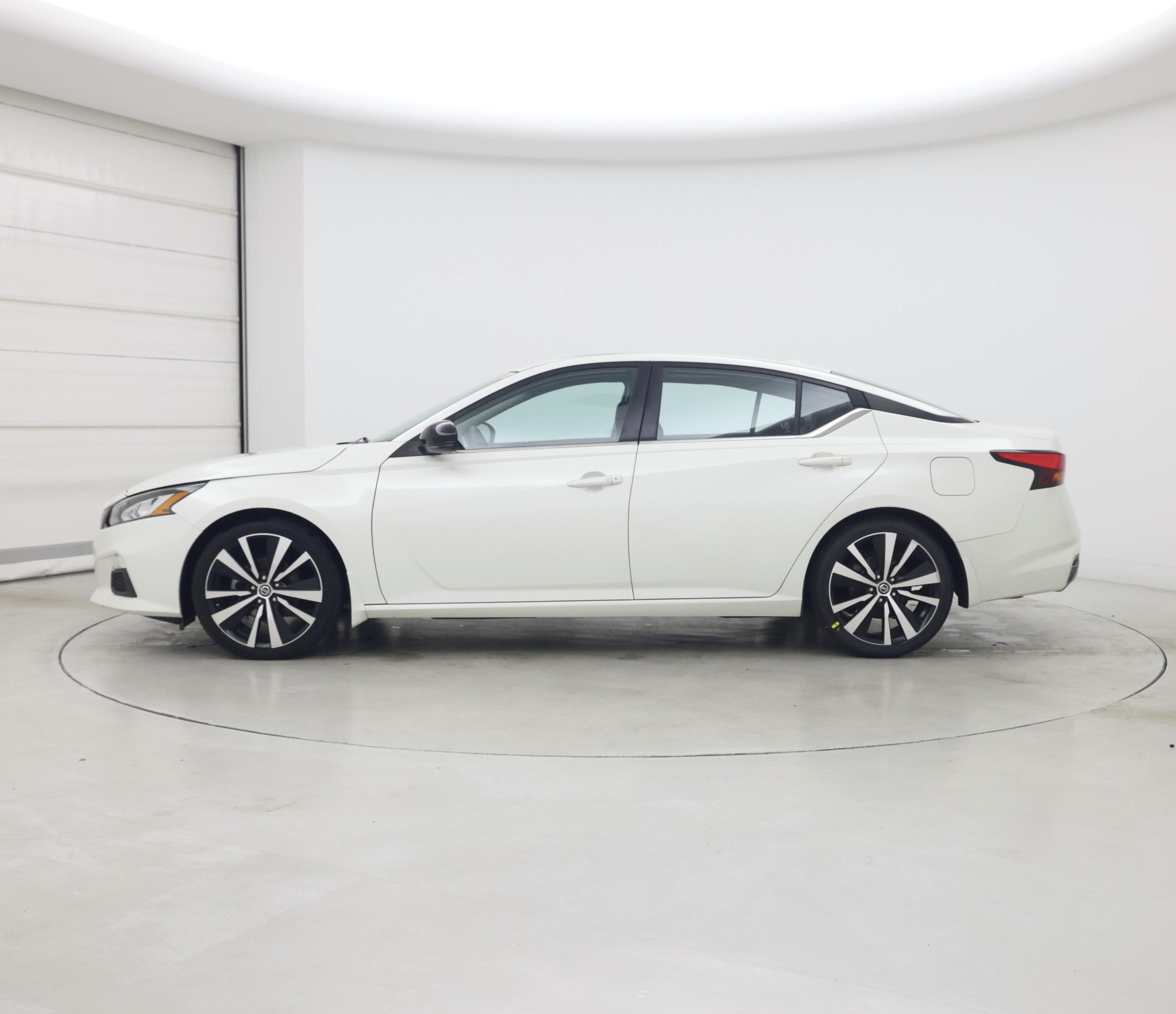 Thumbnail: 2020 Nissan Altima - 3