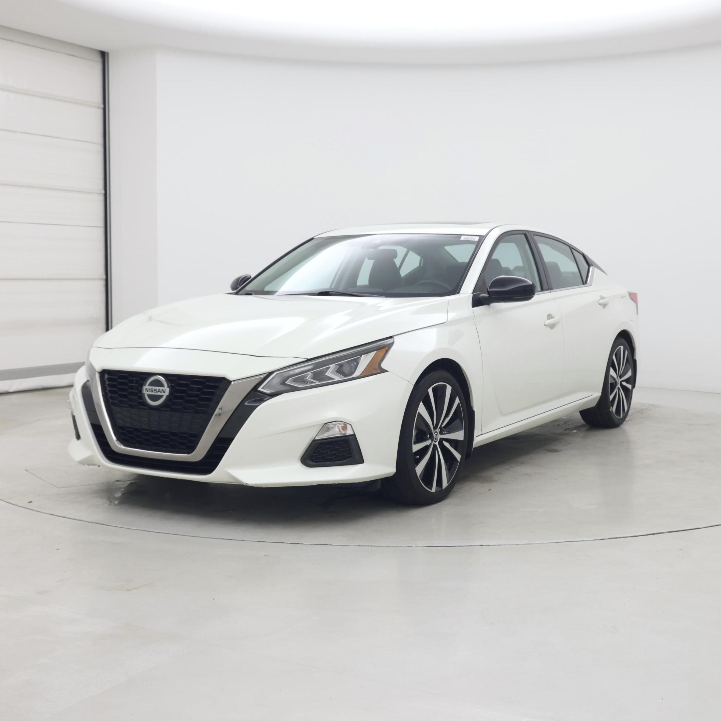 Thumbnail: 2020 Nissan Altima - 4