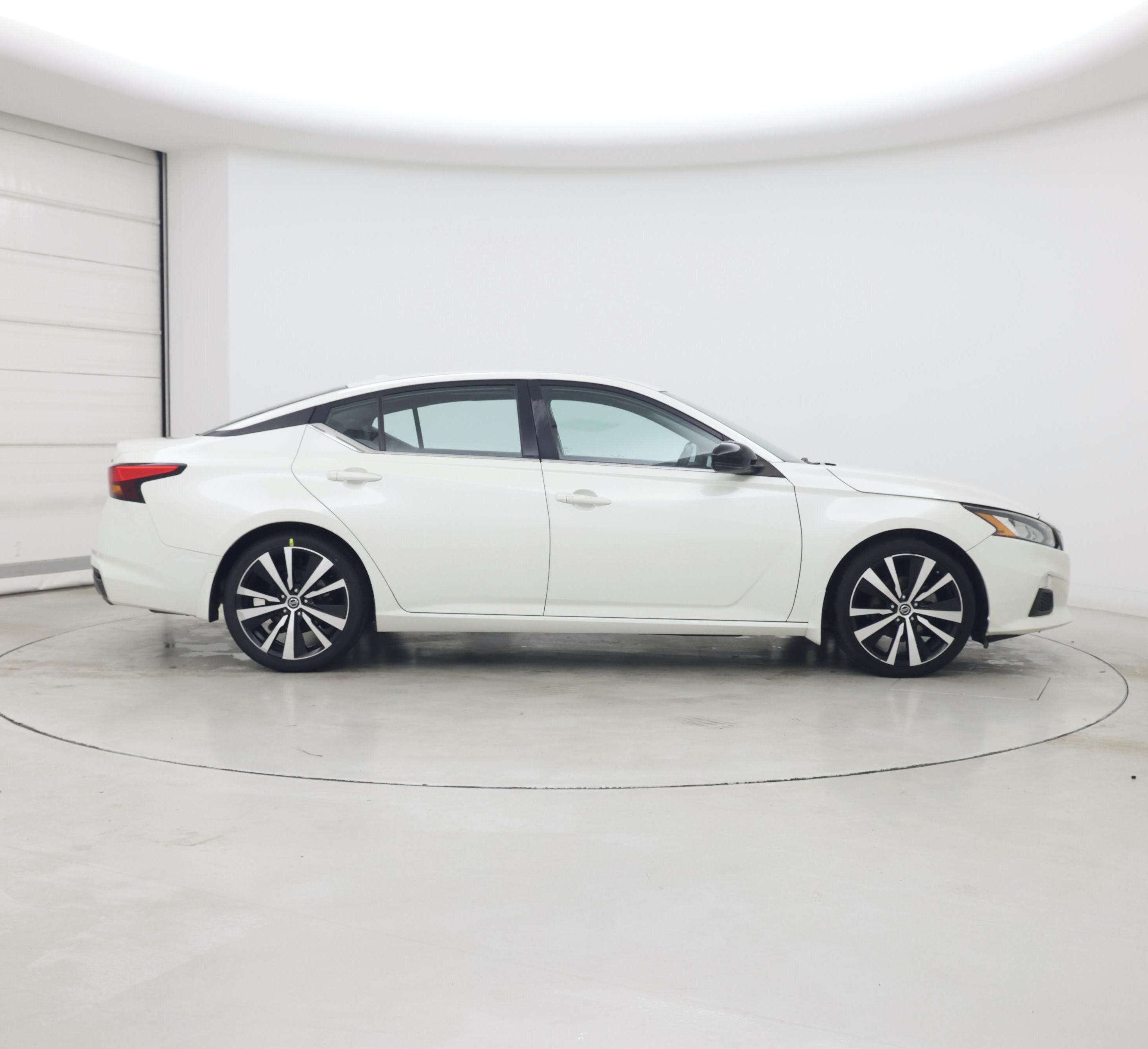 Thumbnail: 2020 Nissan Altima - 7