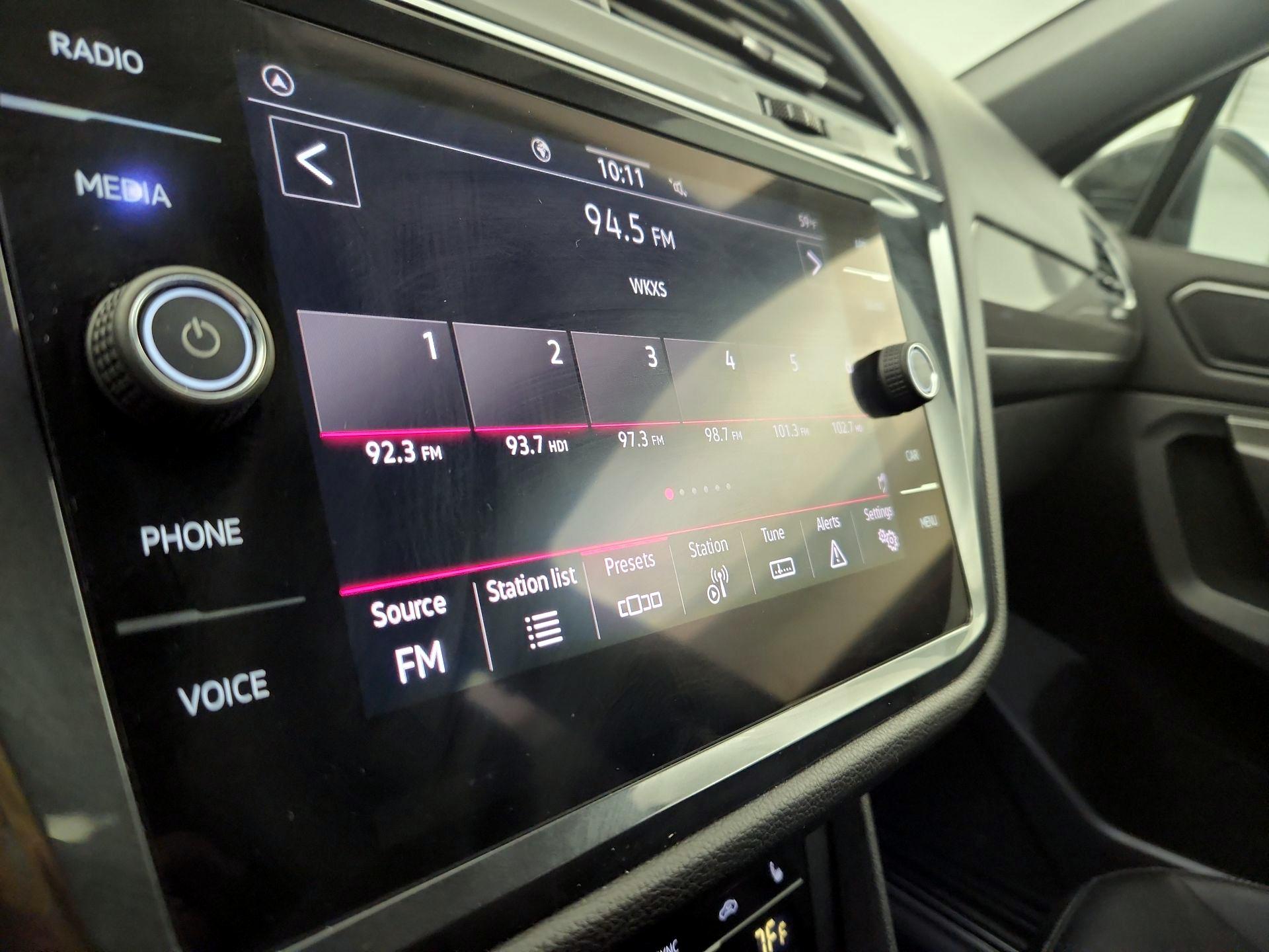 Thumbnail: 2022 Volkswagen Tiguan - 15