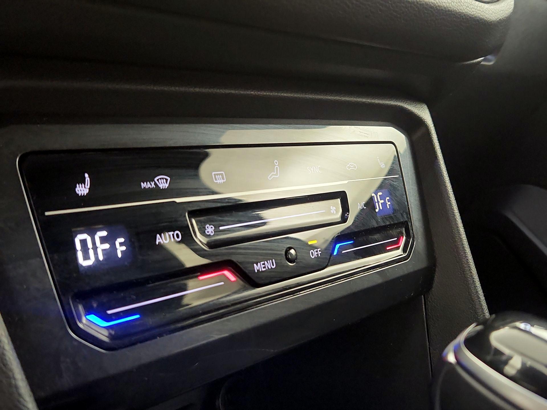 Thumbnail: 2022 Volkswagen Tiguan - 16