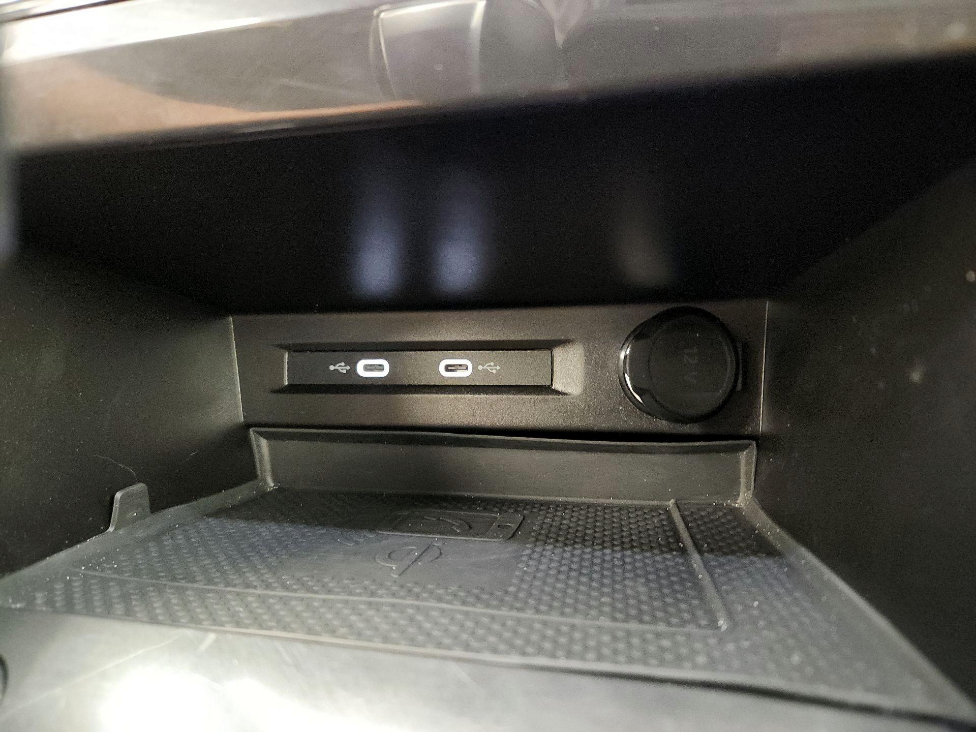 Thumbnail: 2022 Volkswagen Tiguan - 18