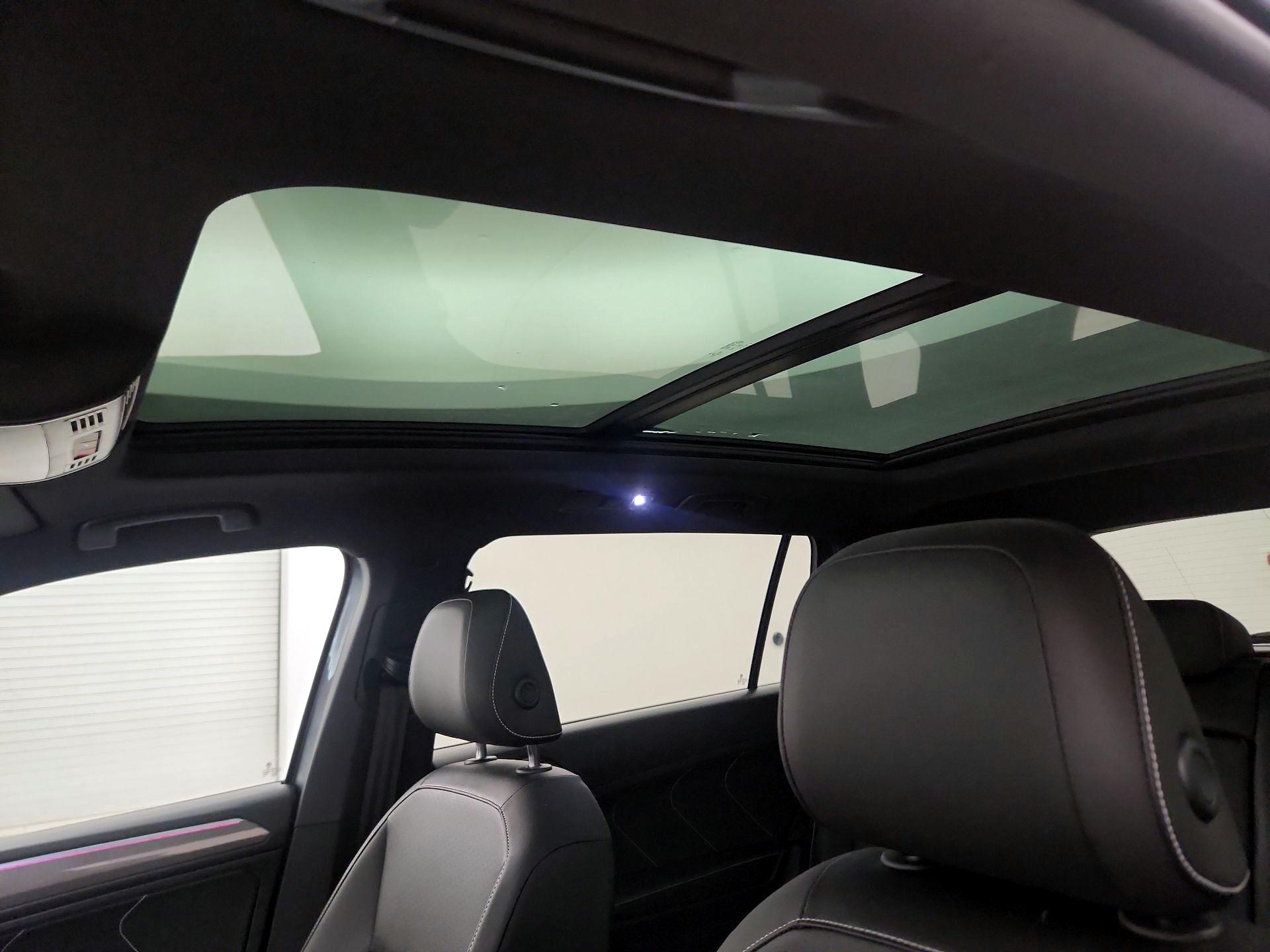 Thumbnail: 2022 Volkswagen Tiguan - 19