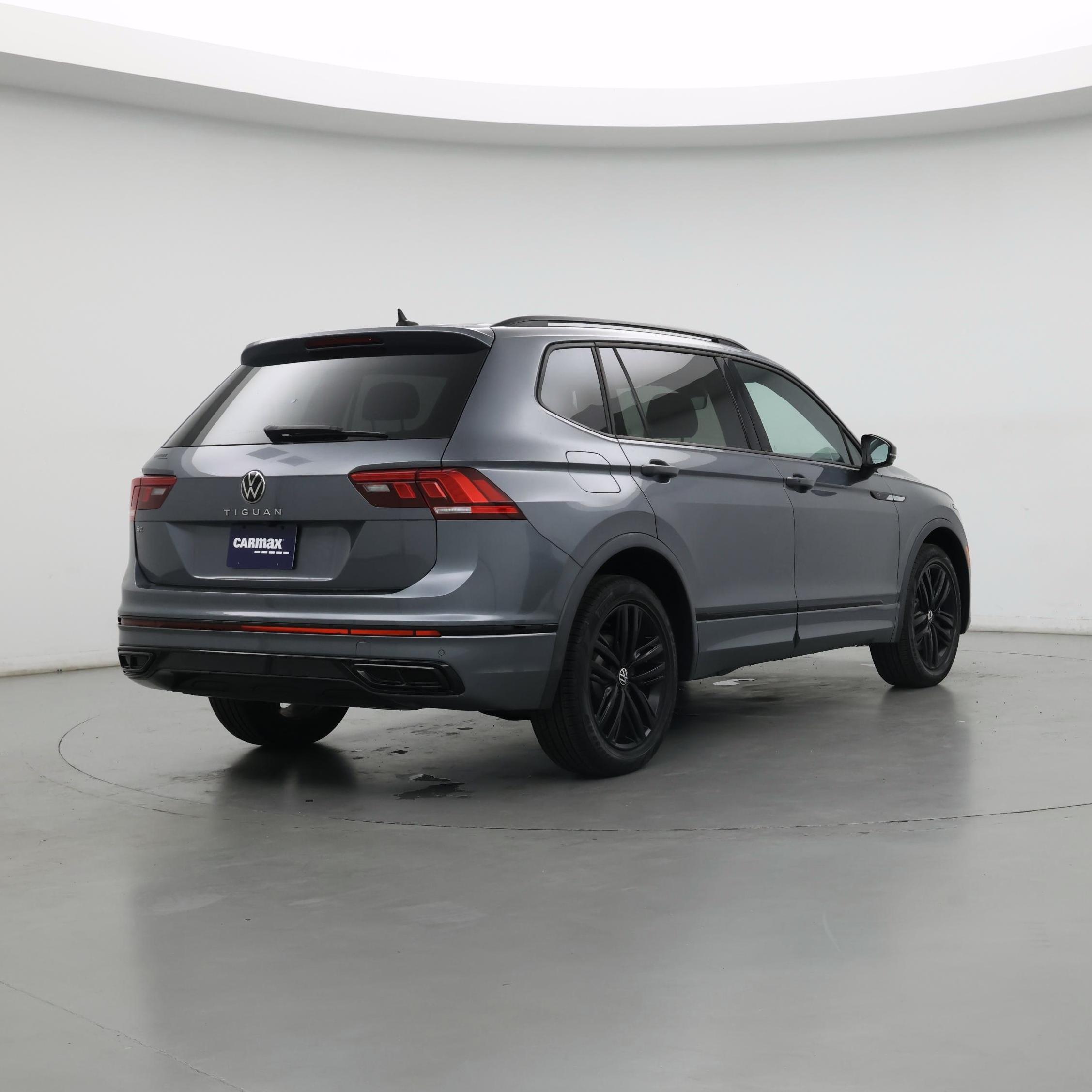 Thumbnail: 2022 Volkswagen Tiguan - 8