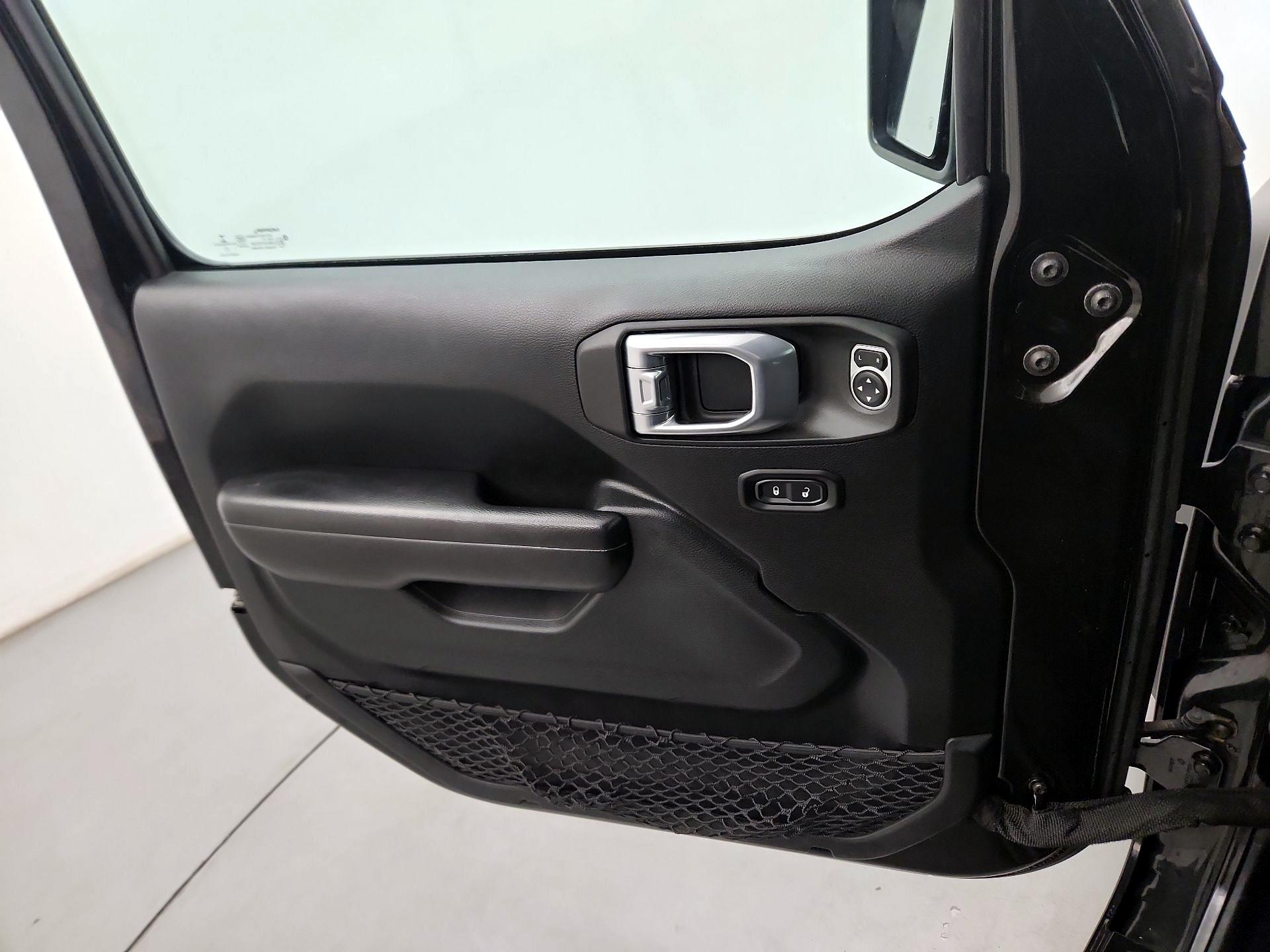 Thumbnail: 2021 Jeep Wrangler - 10