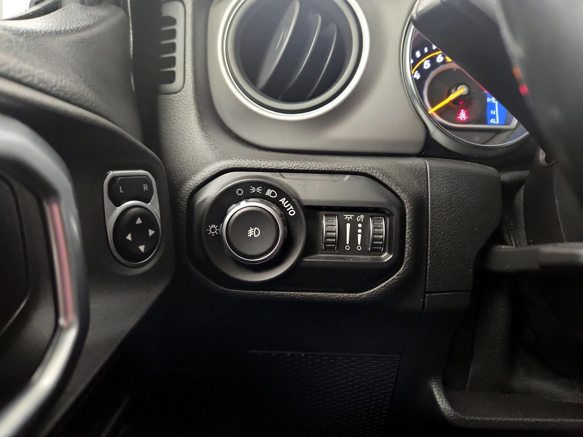 Thumbnail: 2021 Jeep Wrangler - 11