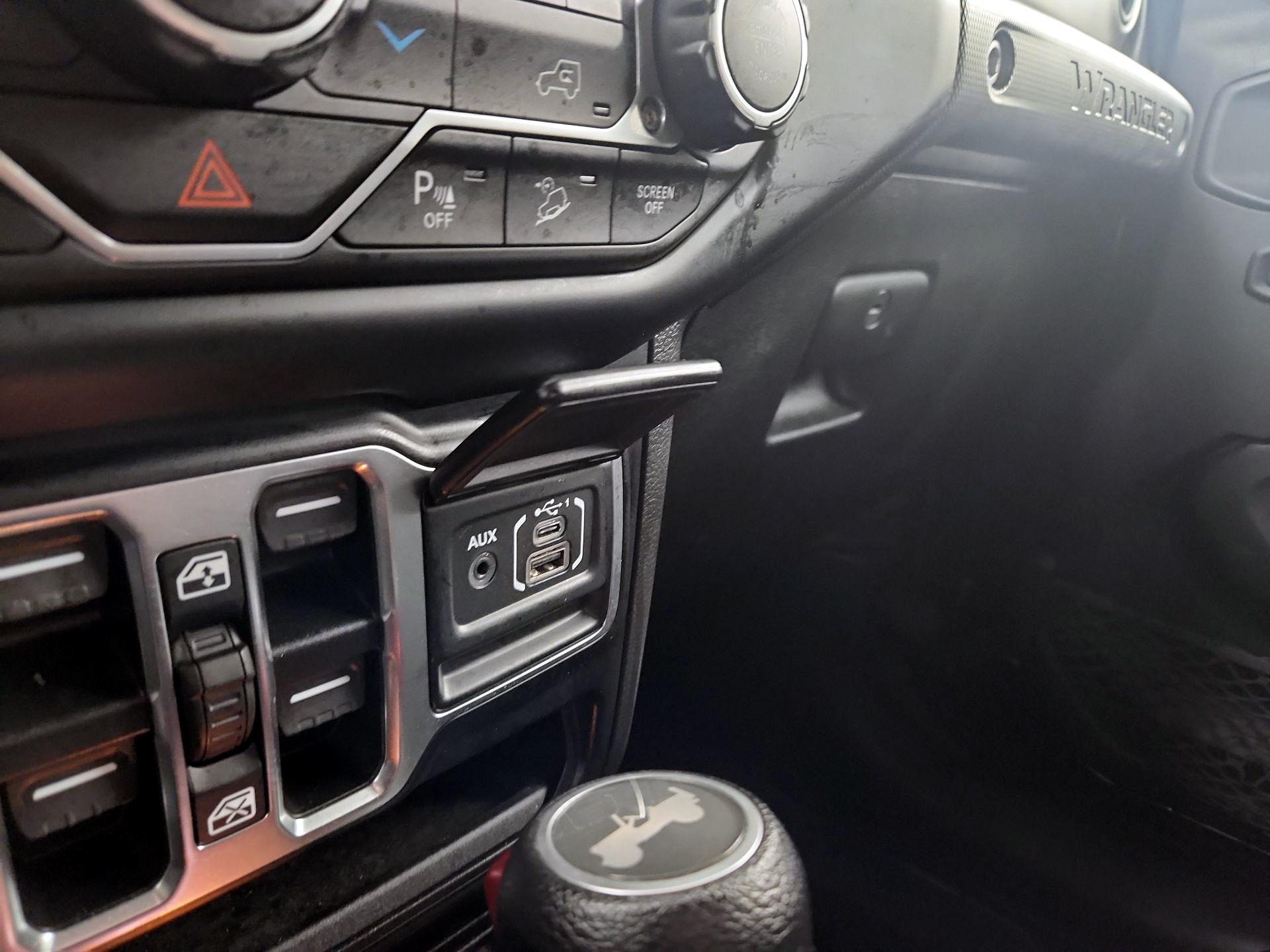 Thumbnail: 2021 Jeep Wrangler - 17