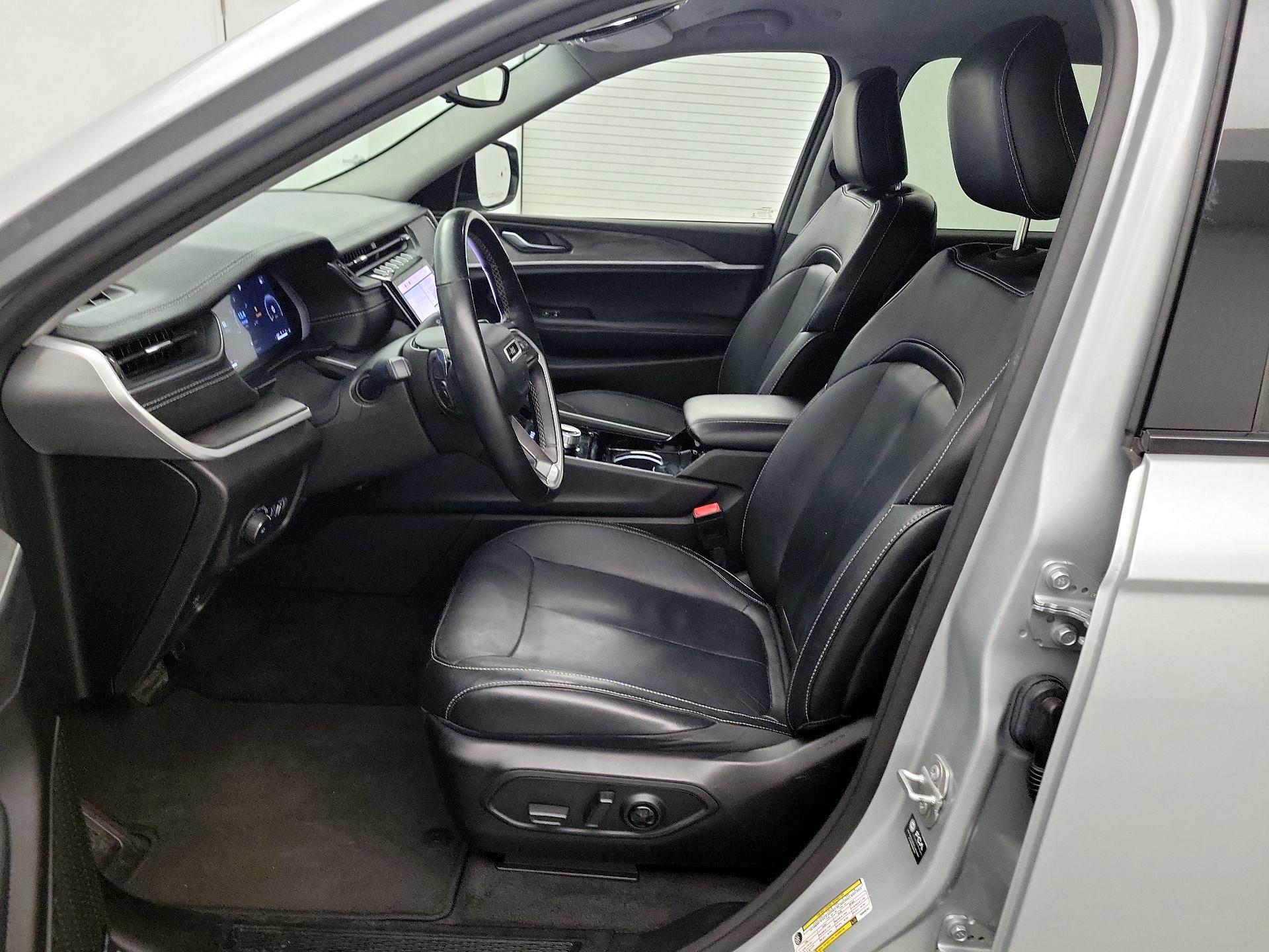 Thumbnail: 2022 Jeep Grand Cherokee L - 11