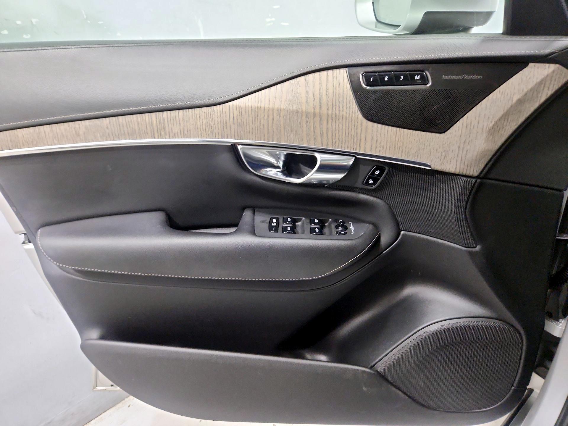 Thumbnail: 2021 Volvo XC90 - 12