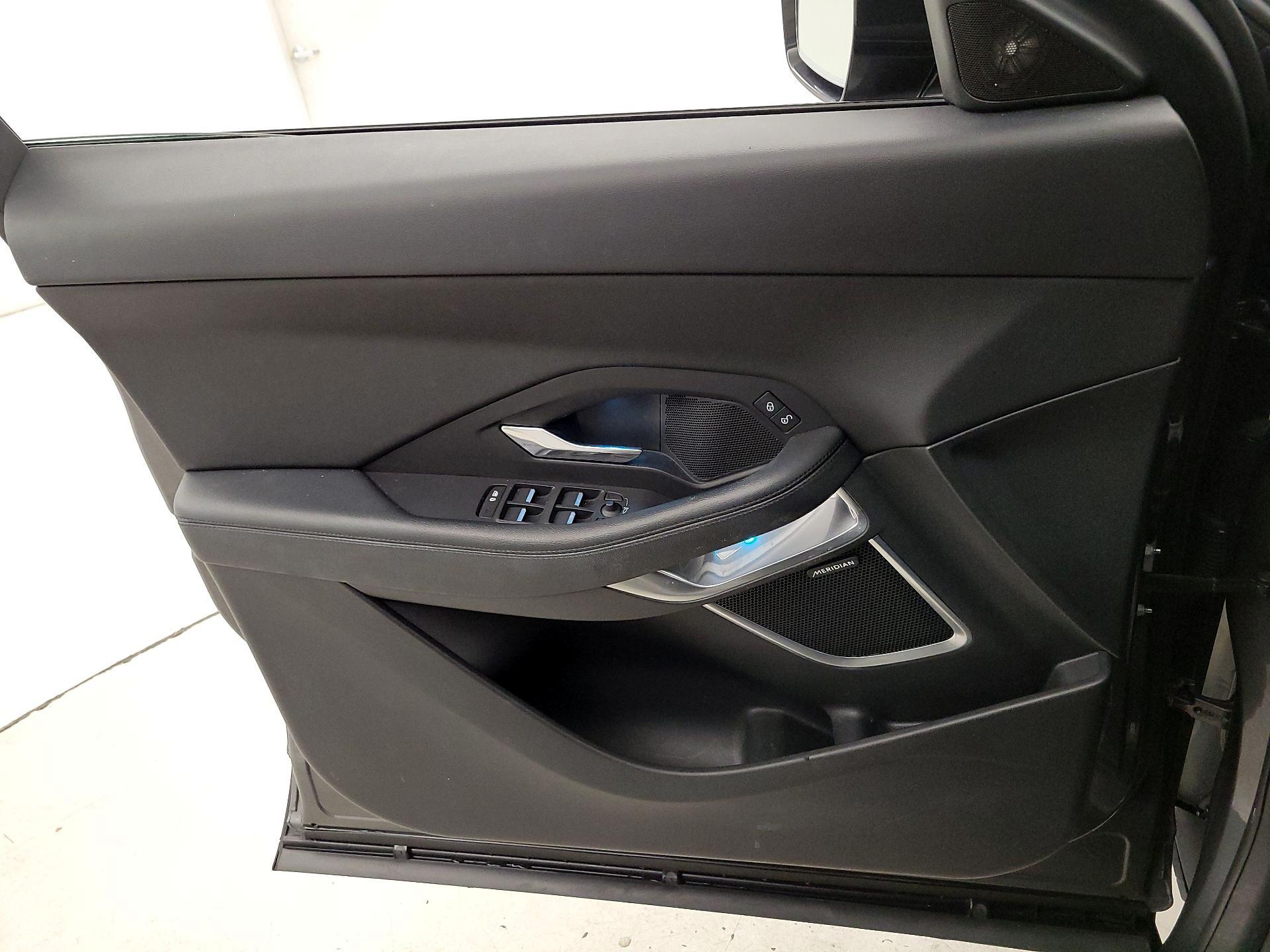 Thumbnail: 2020 Jaguar E-Pace - 12