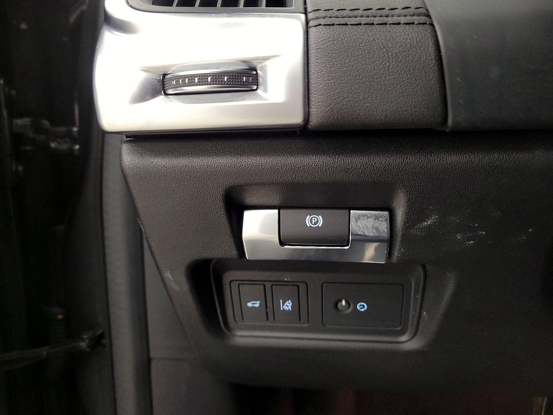 Thumbnail: 2020 Jaguar E-Pace - 13