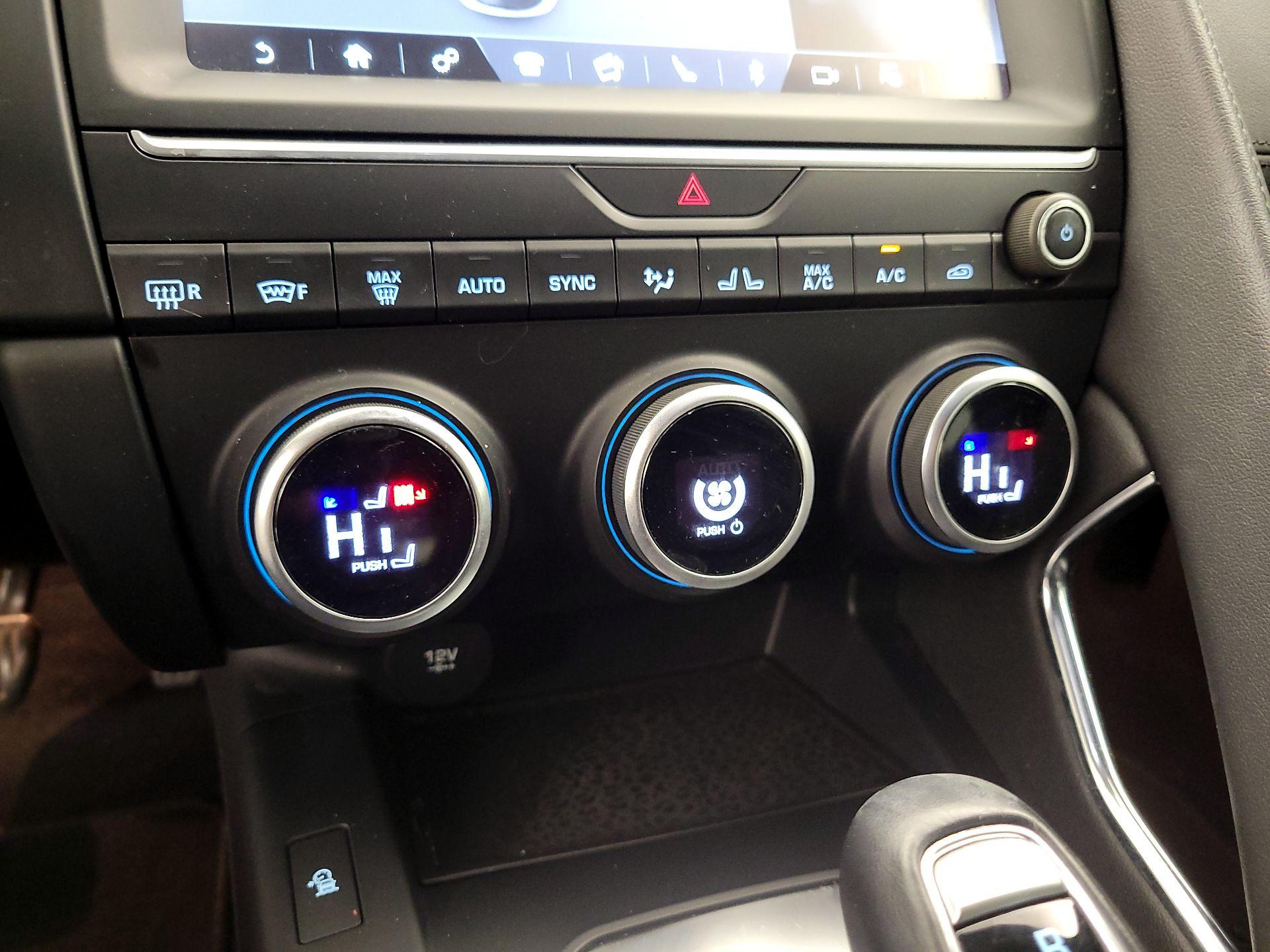 Thumbnail: 2020 Jaguar E-Pace - 16